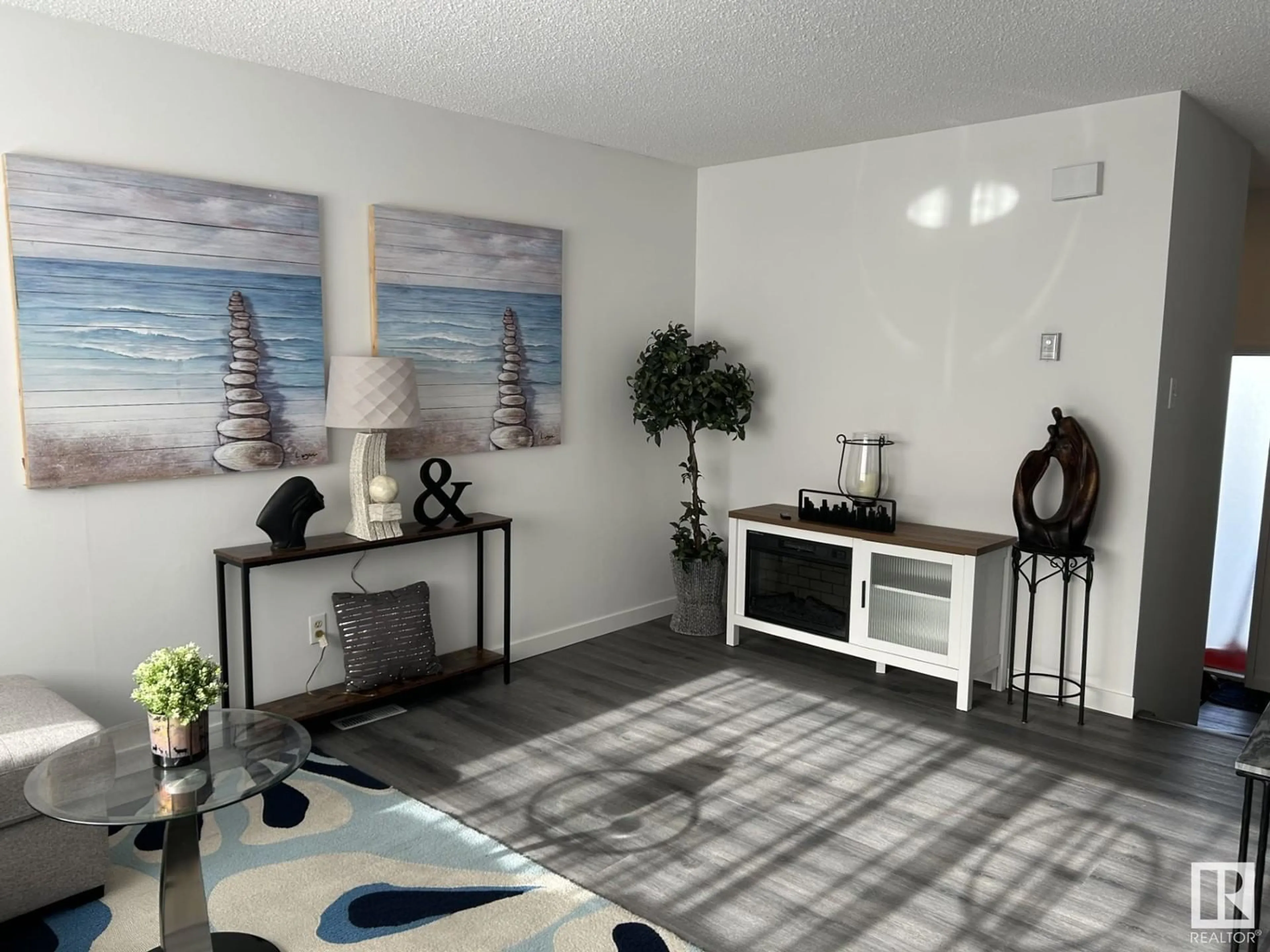 Living room with furniture, unknown for 288 CALLINGWOOD PL NW, Edmonton Alberta T5T2C6