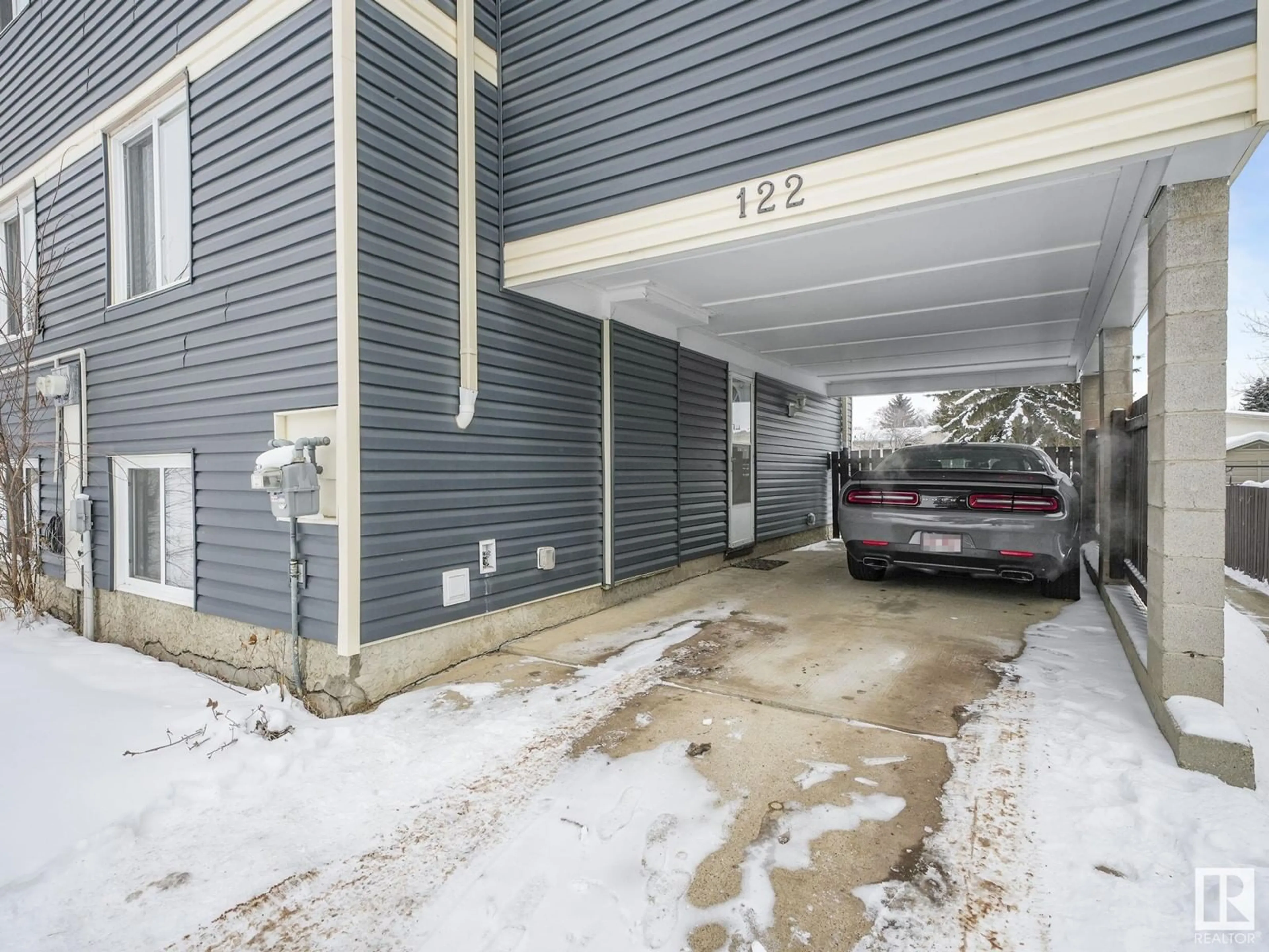 Indoor garage for 122 MORIN MAZE MZ NW, Edmonton Alberta T6K1V1