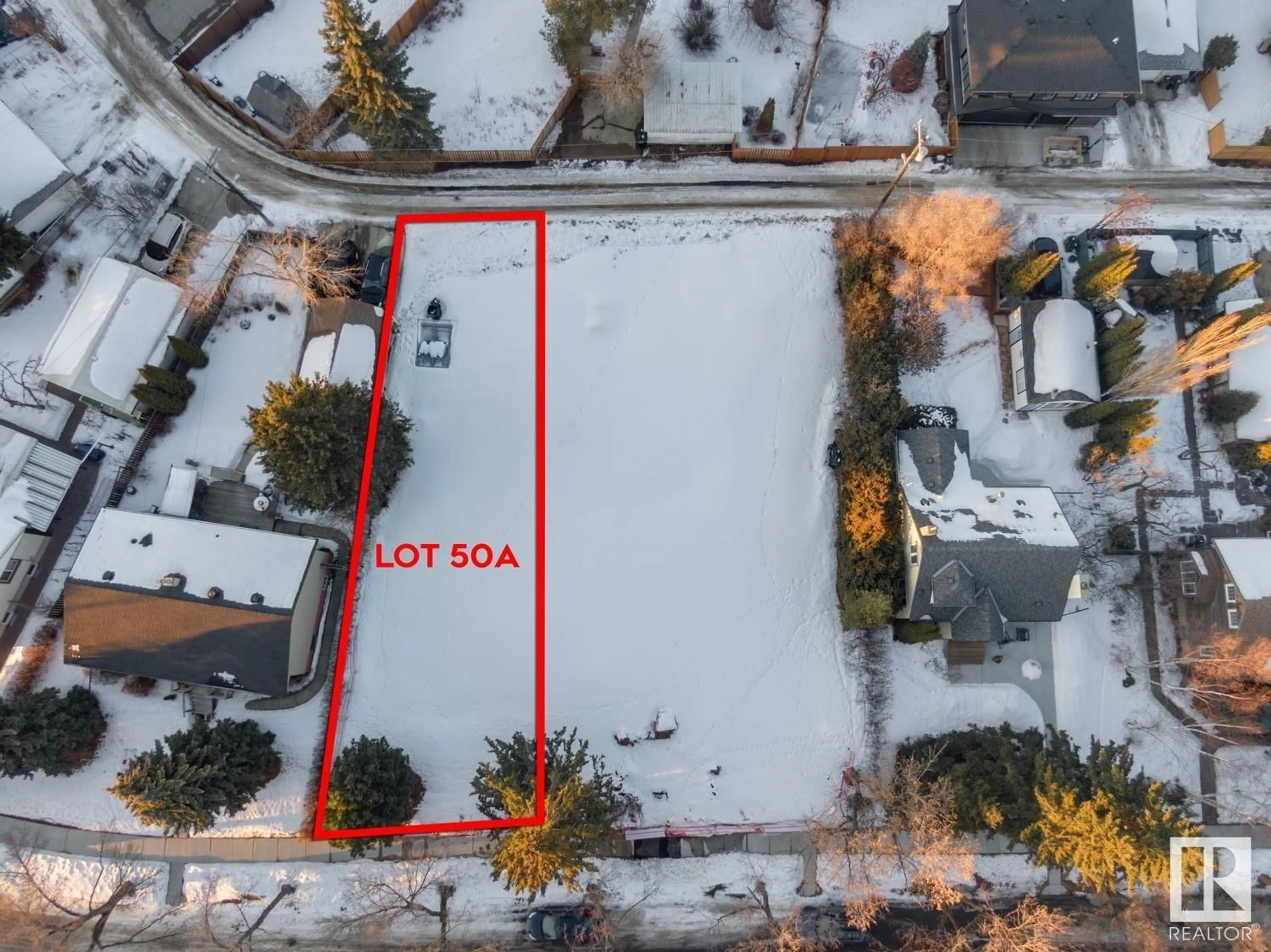 A pic from outside/outdoor area/front of a property/back of a property/a pic from drone, street for 13920 107A AV NW, Edmonton Alberta T5L2H7