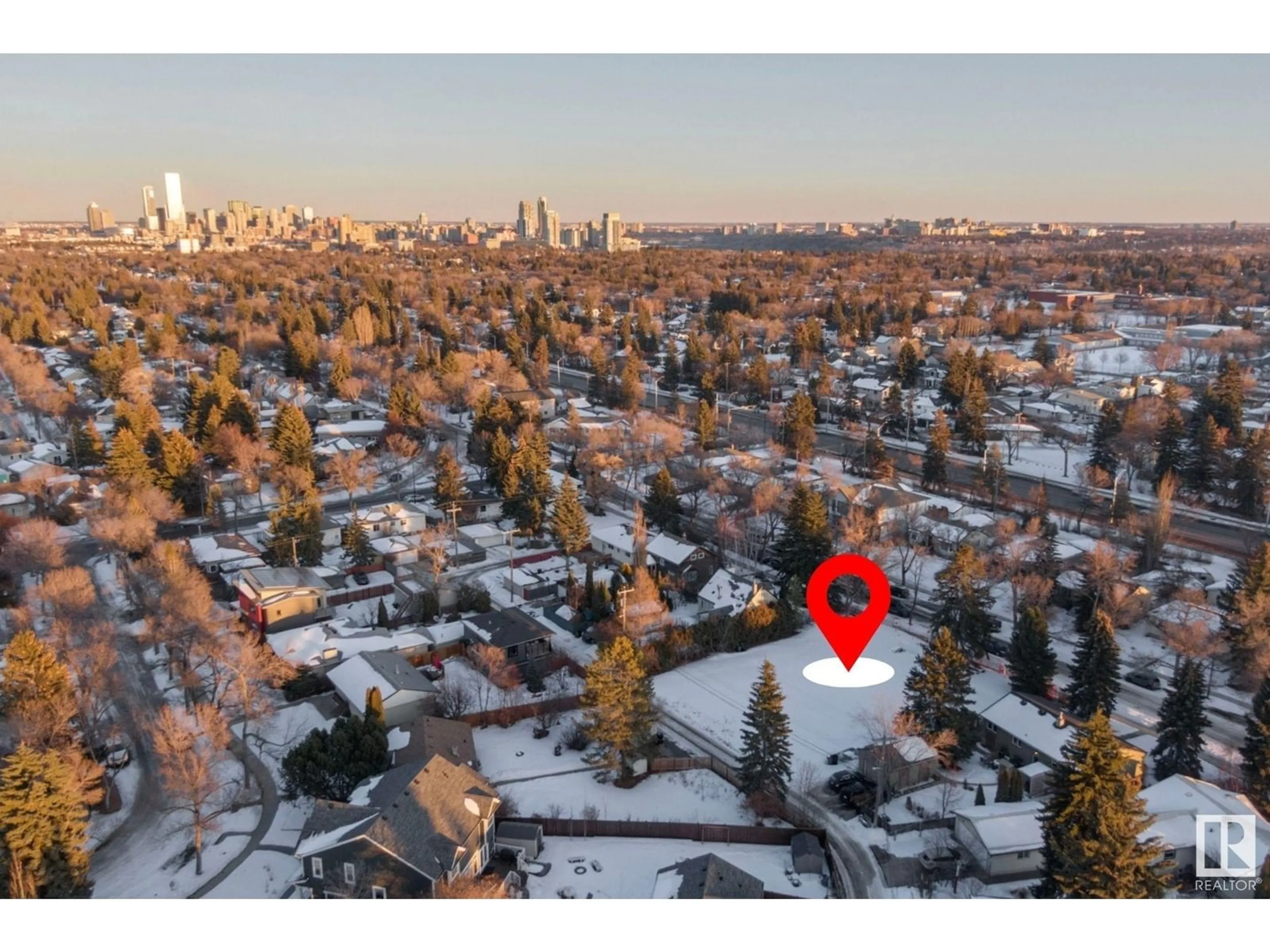 A pic from outside/outdoor area/front of a property/back of a property/a pic from drone, city buildings view from balcony for 13920 107A AV NW, Edmonton Alberta T5L2H7