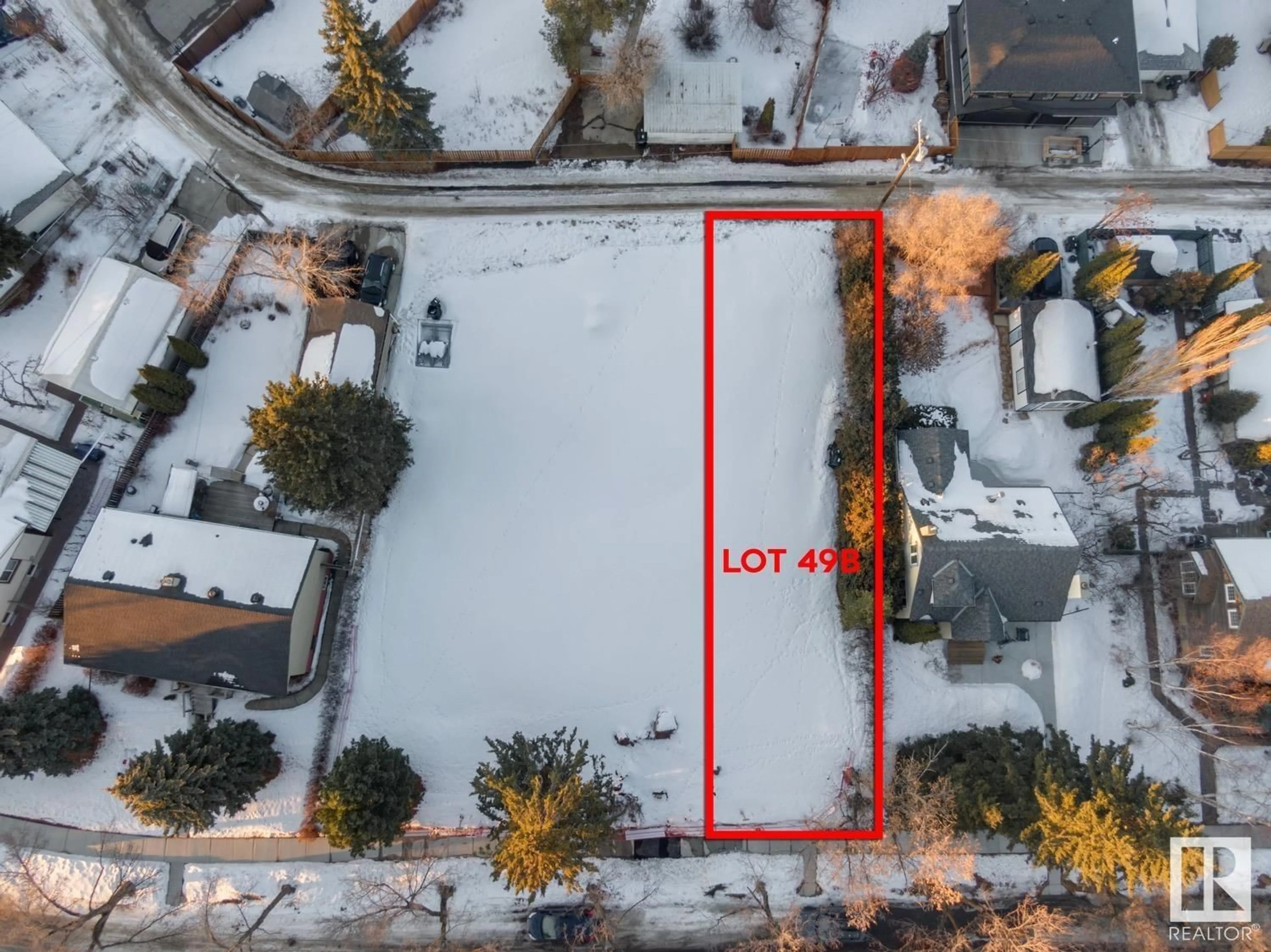 A pic from outside/outdoor area/front of a property/back of a property/a pic from drone, street for 13916 107A AV NW, Edmonton Alberta T5L2H7