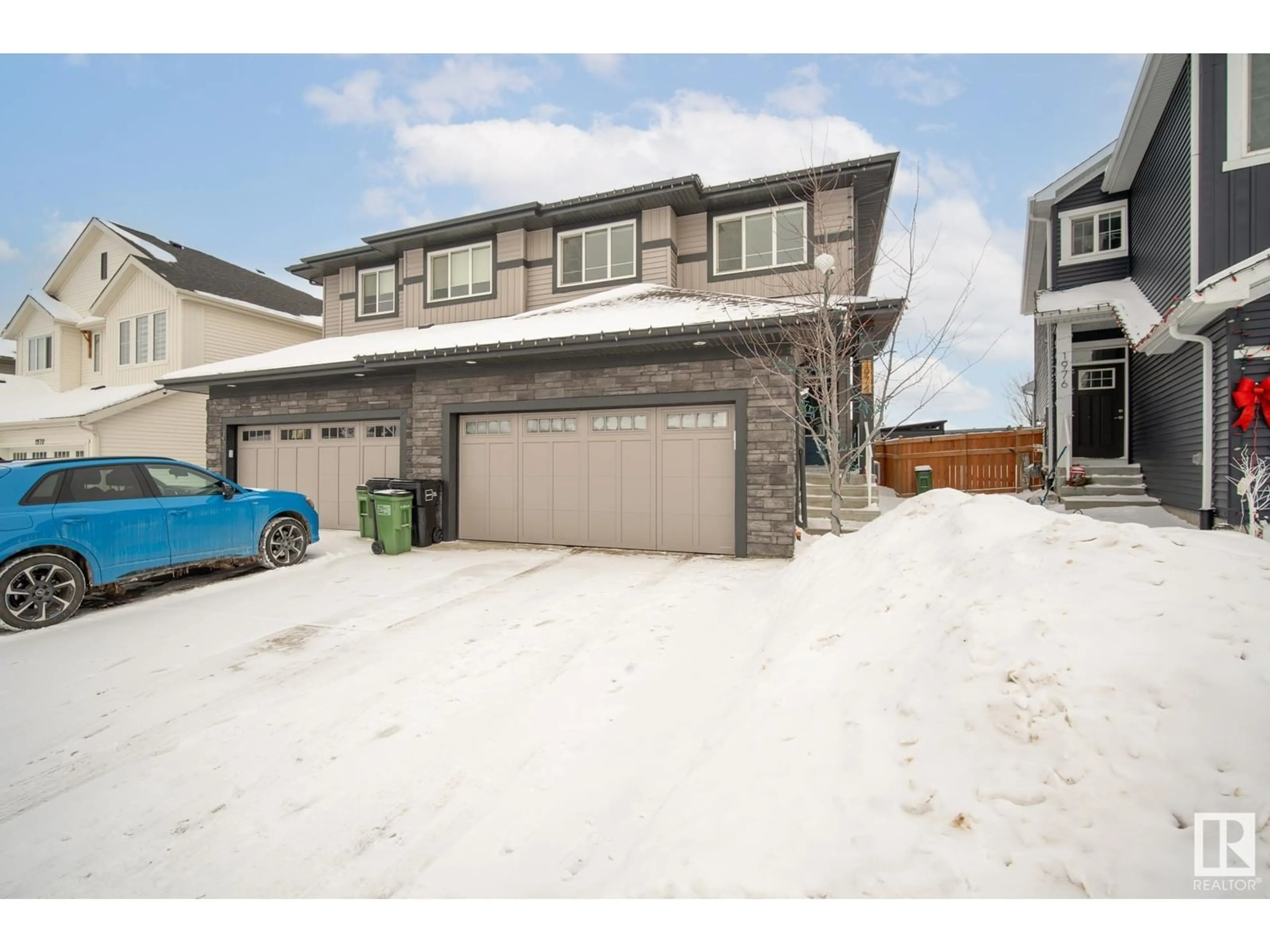 Indoor garage for 1974 KROETSCH CR SW, Edmonton Alberta T6W4J3