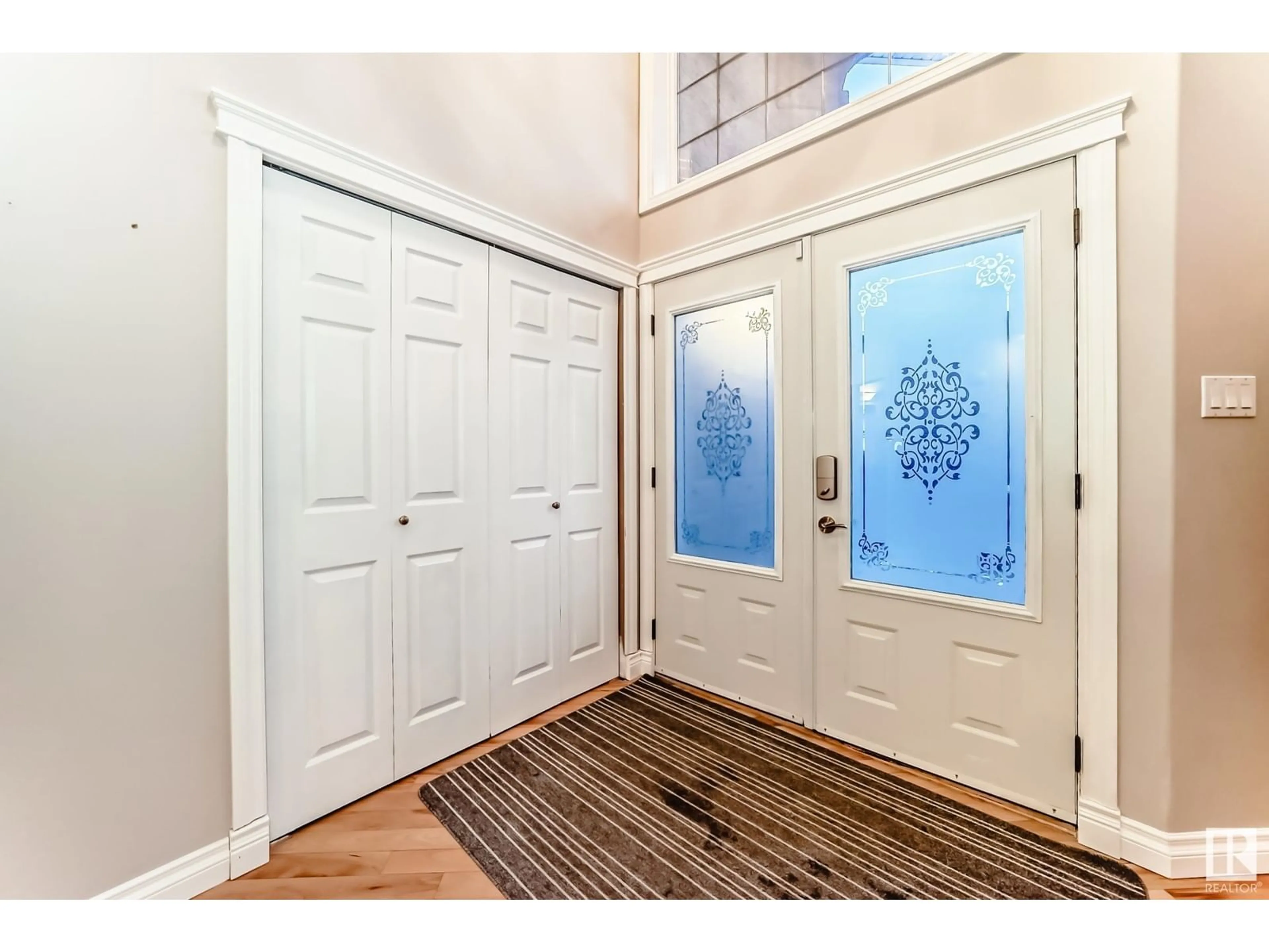 Indoor entryway for 136 FRASER WY NW, Edmonton Alberta T5Y3M8