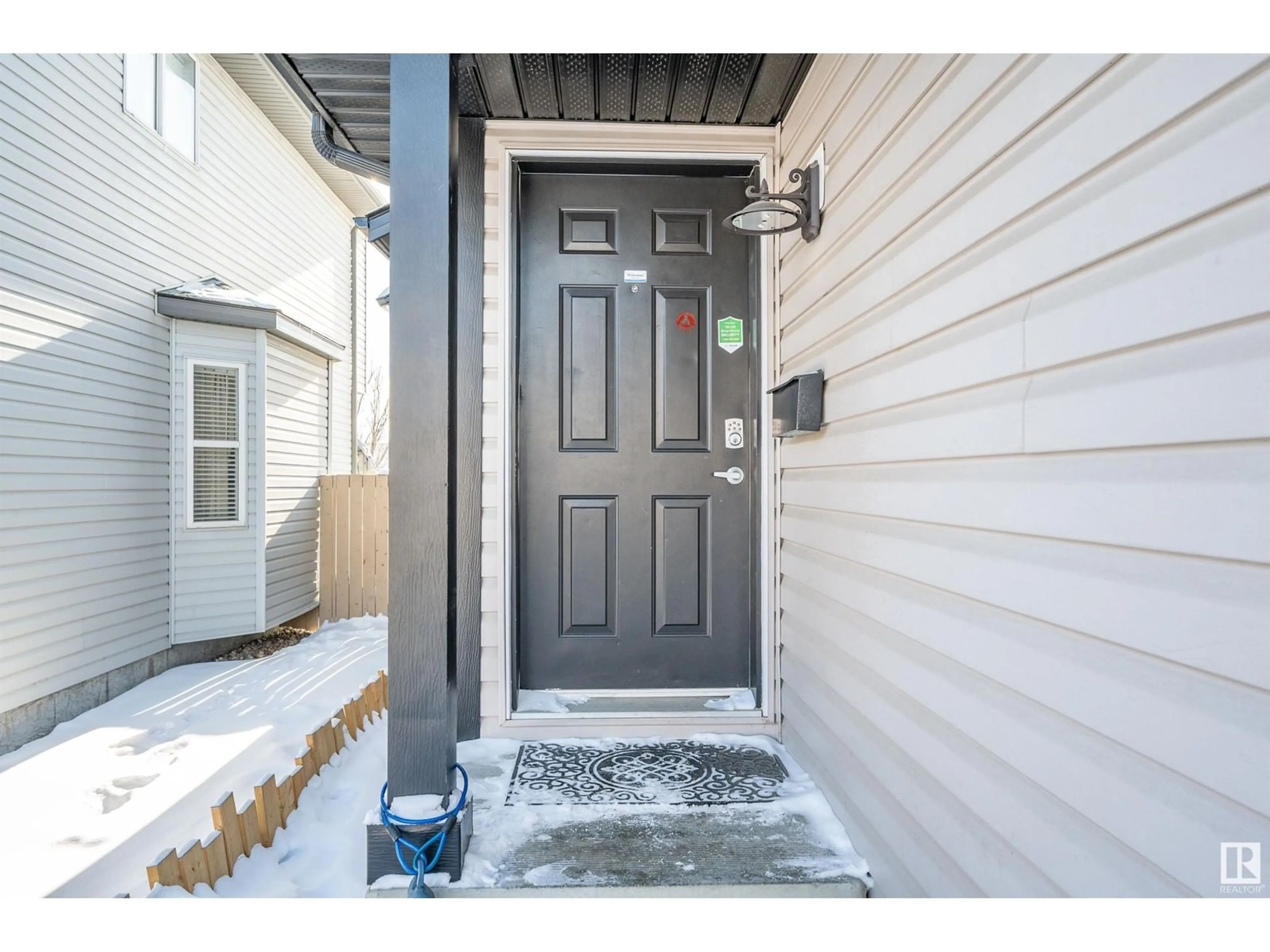 Indoor entryway for 11539 167A AV NW, Edmonton Alberta T5X6G9