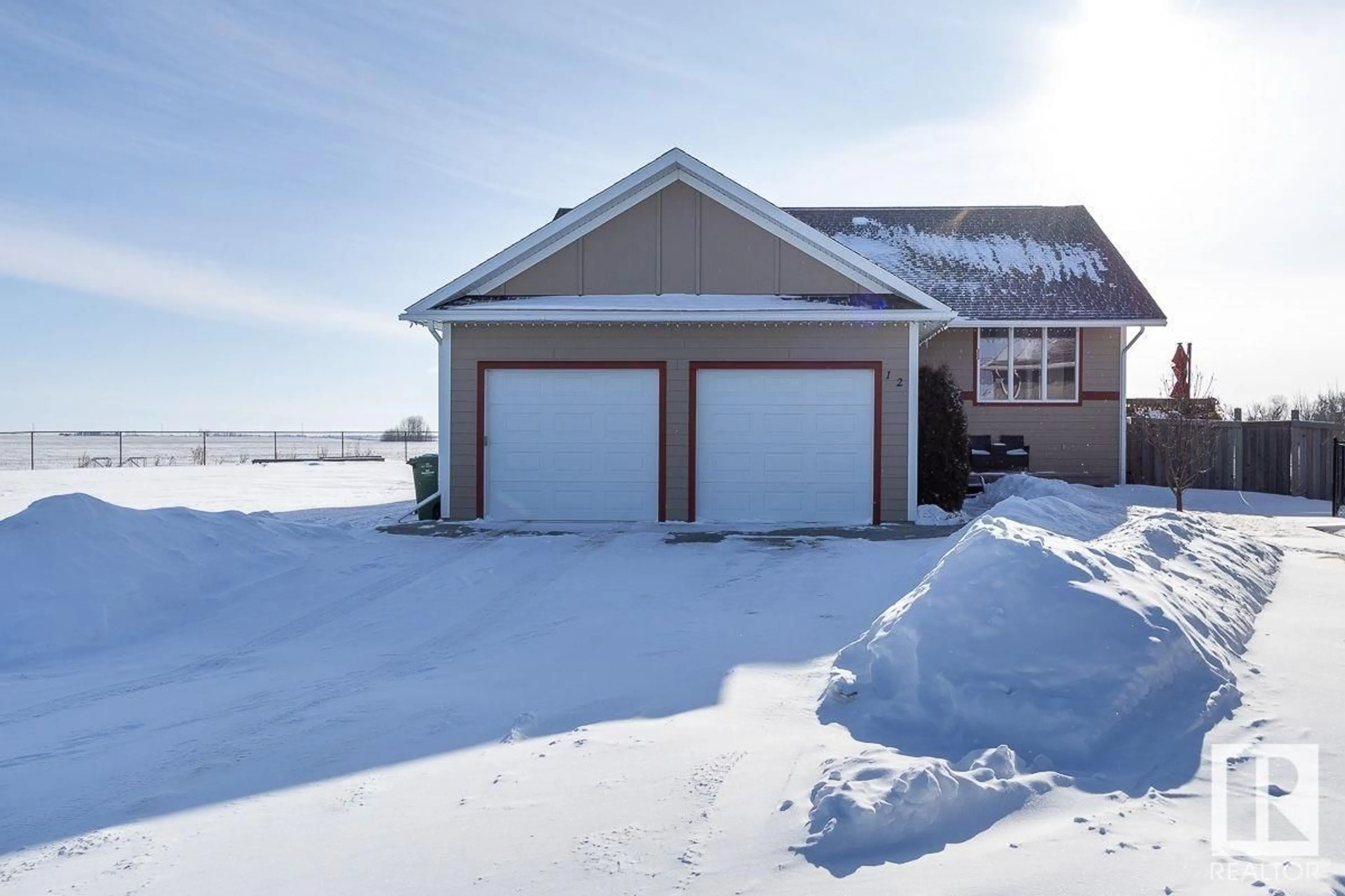 Indoor garage for 12 MONTEREY ES, Wetaskiwin Alberta T9A1K2