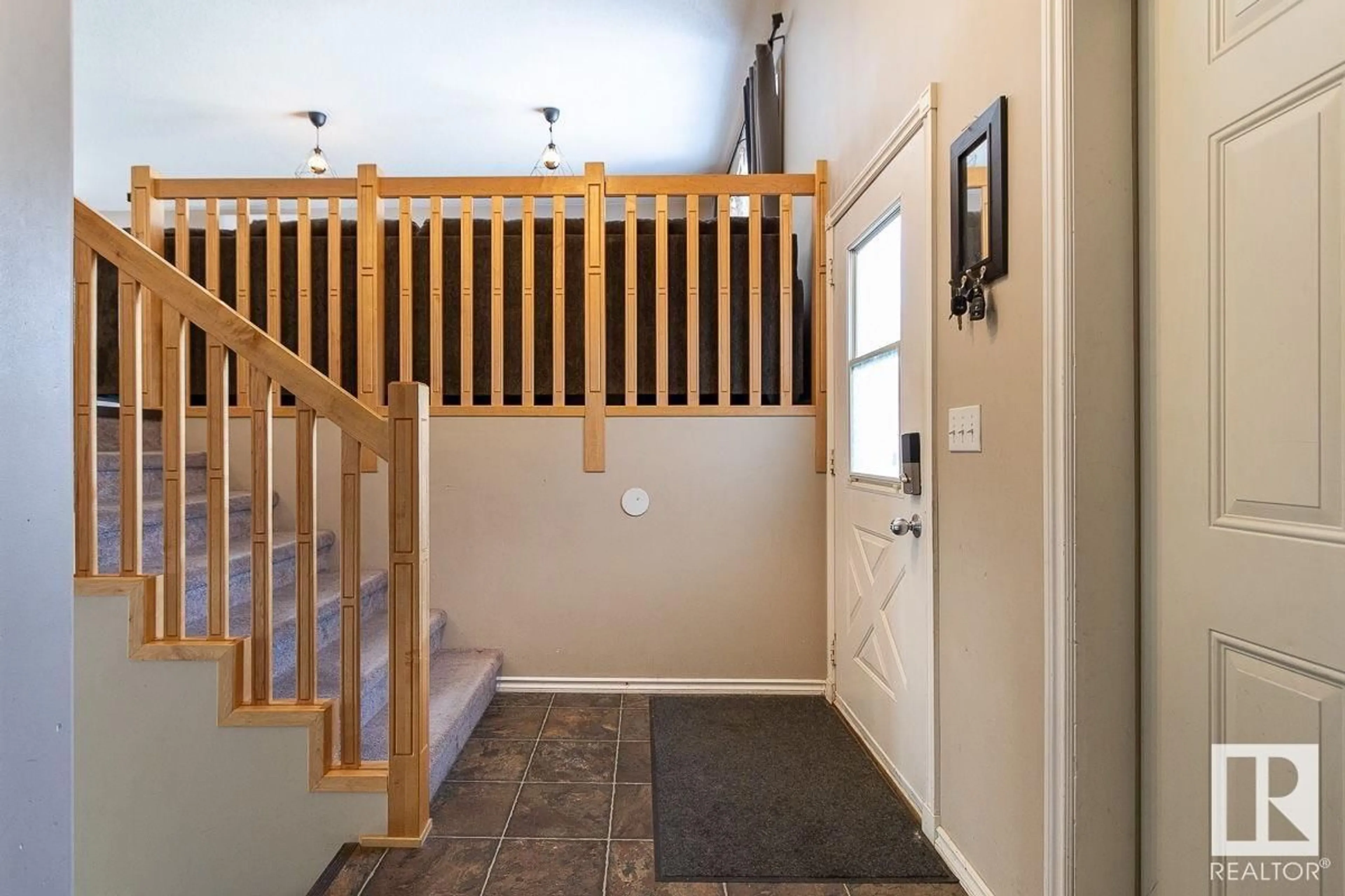 Indoor entryway for 12 MONTEREY ES, Wetaskiwin Alberta T9A1K2