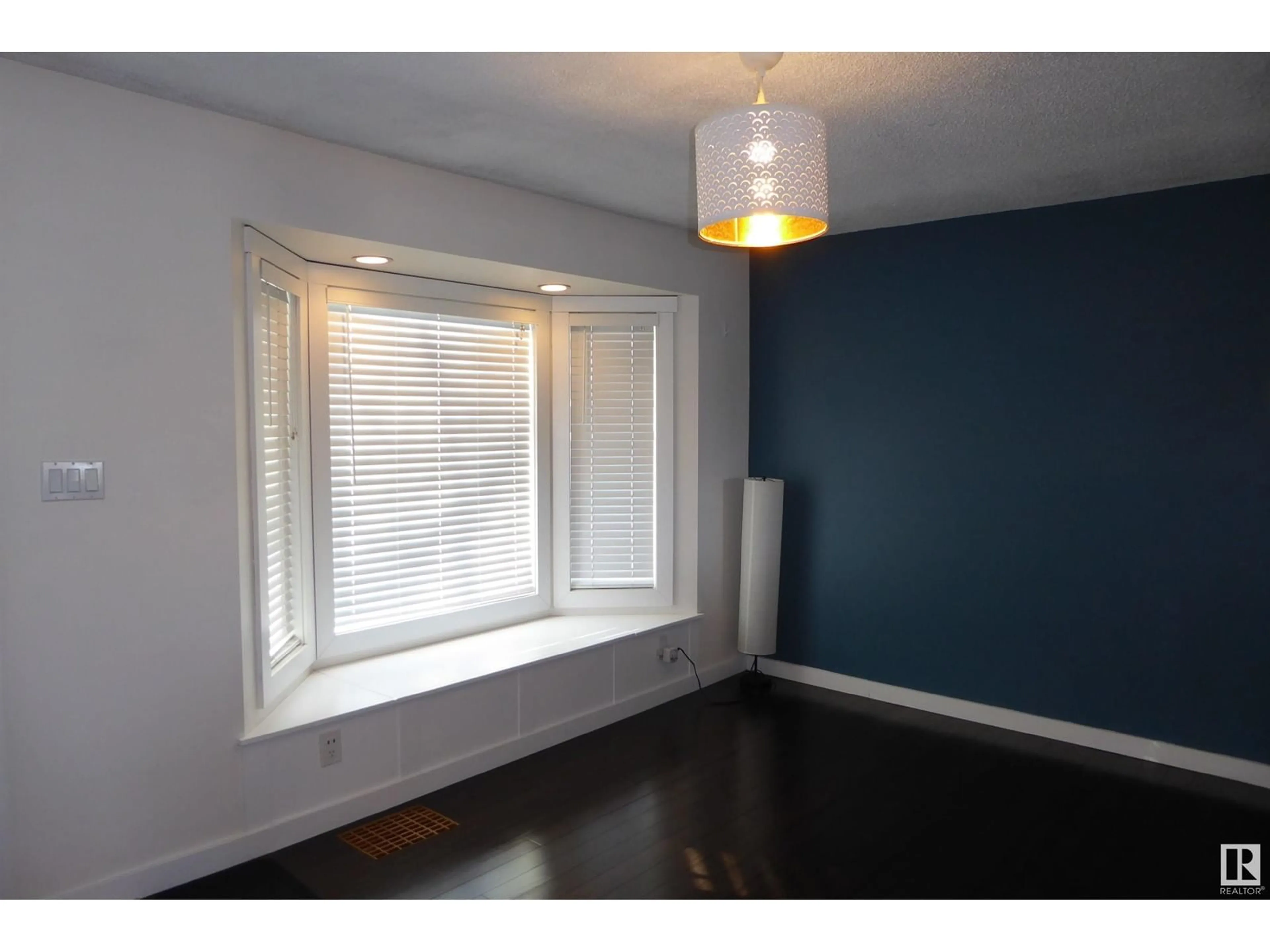 A pic of a room for 15982 106A AV NW NW, Edmonton Alberta T5P0X5