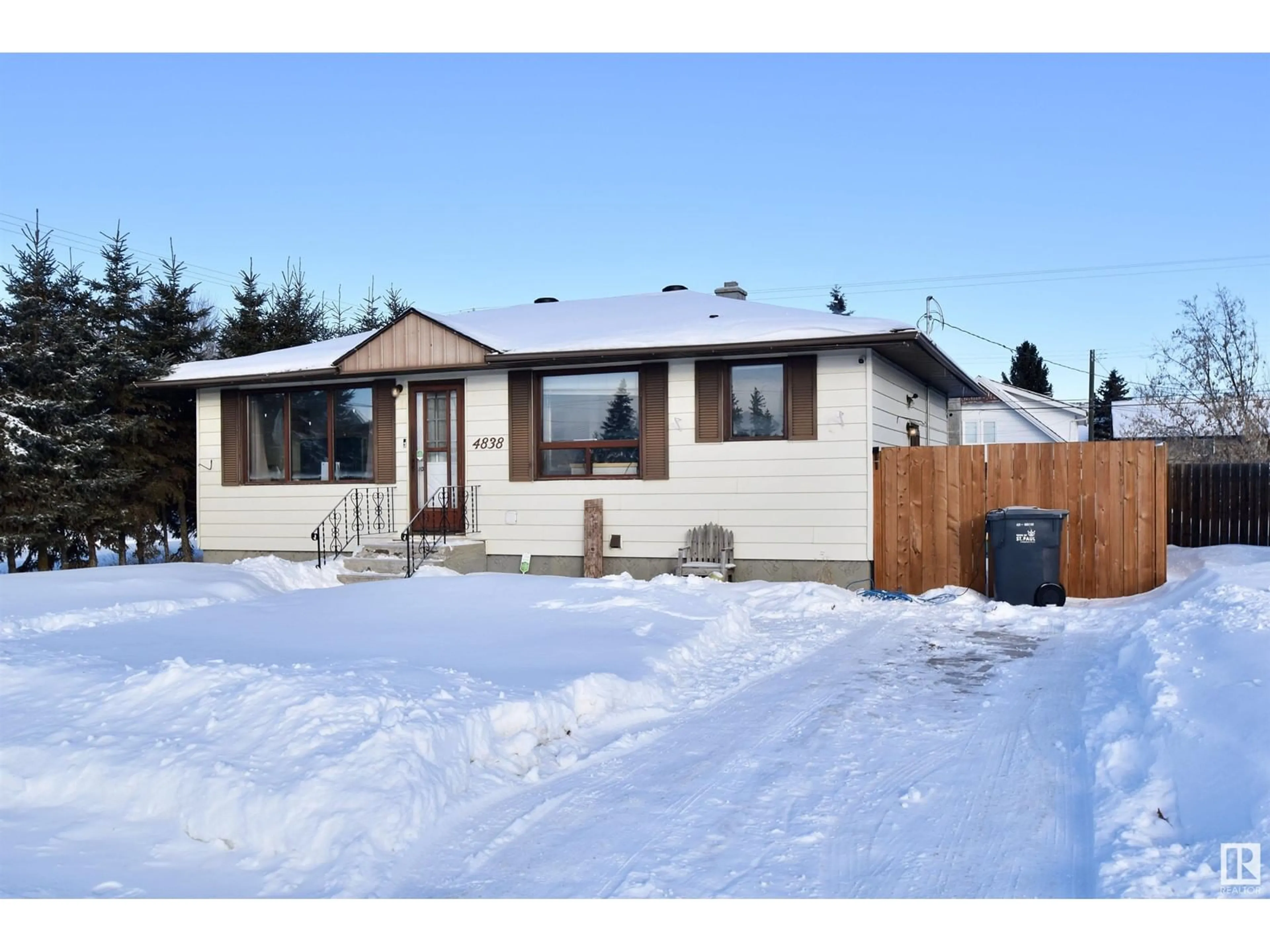 Home with vinyl exterior material, street for 4838 45 AV, St. Paul Town Alberta T0A3A1