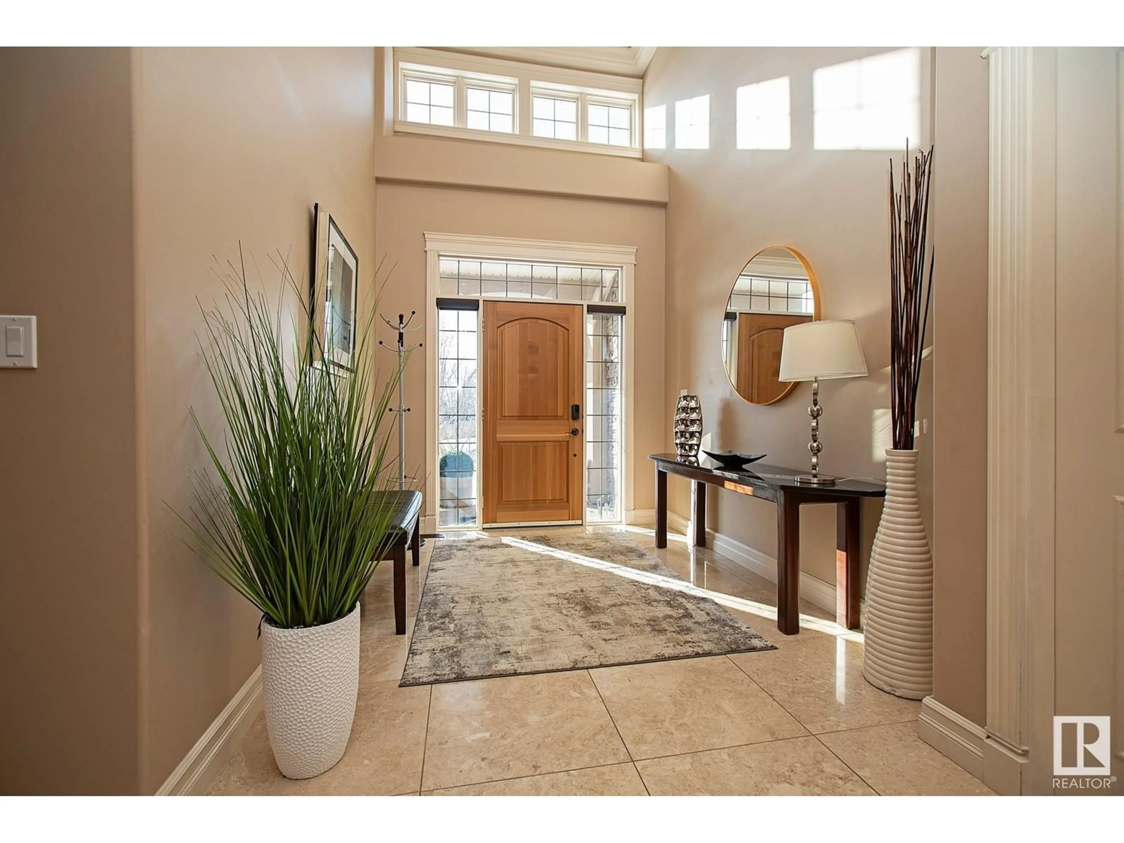 Indoor entryway for 32 KINGSFORD CR, St. Albert Alberta T8N7J1