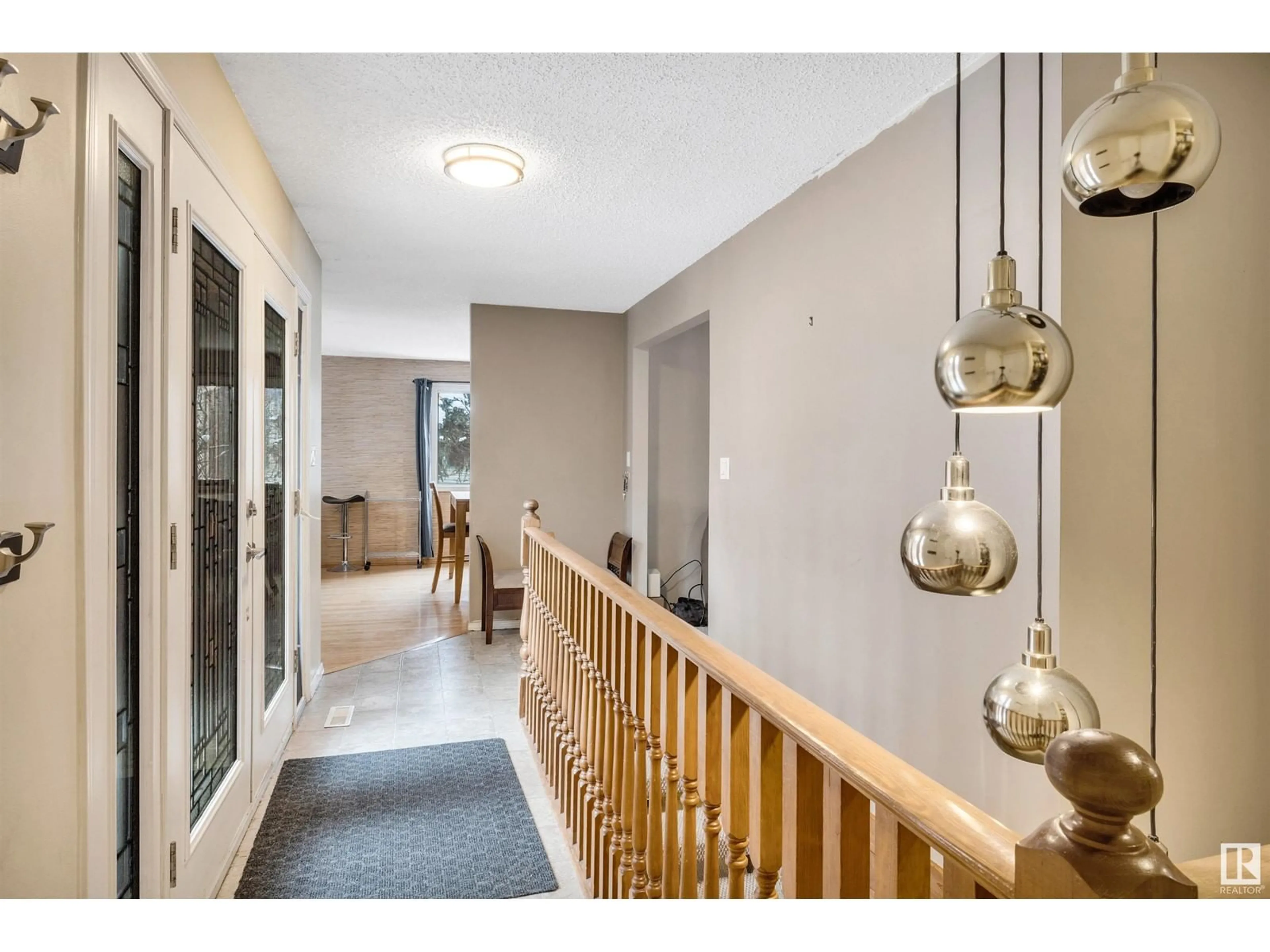 Indoor foyer for 14 LANCASTER CR, St. Albert Alberta T8N2N8