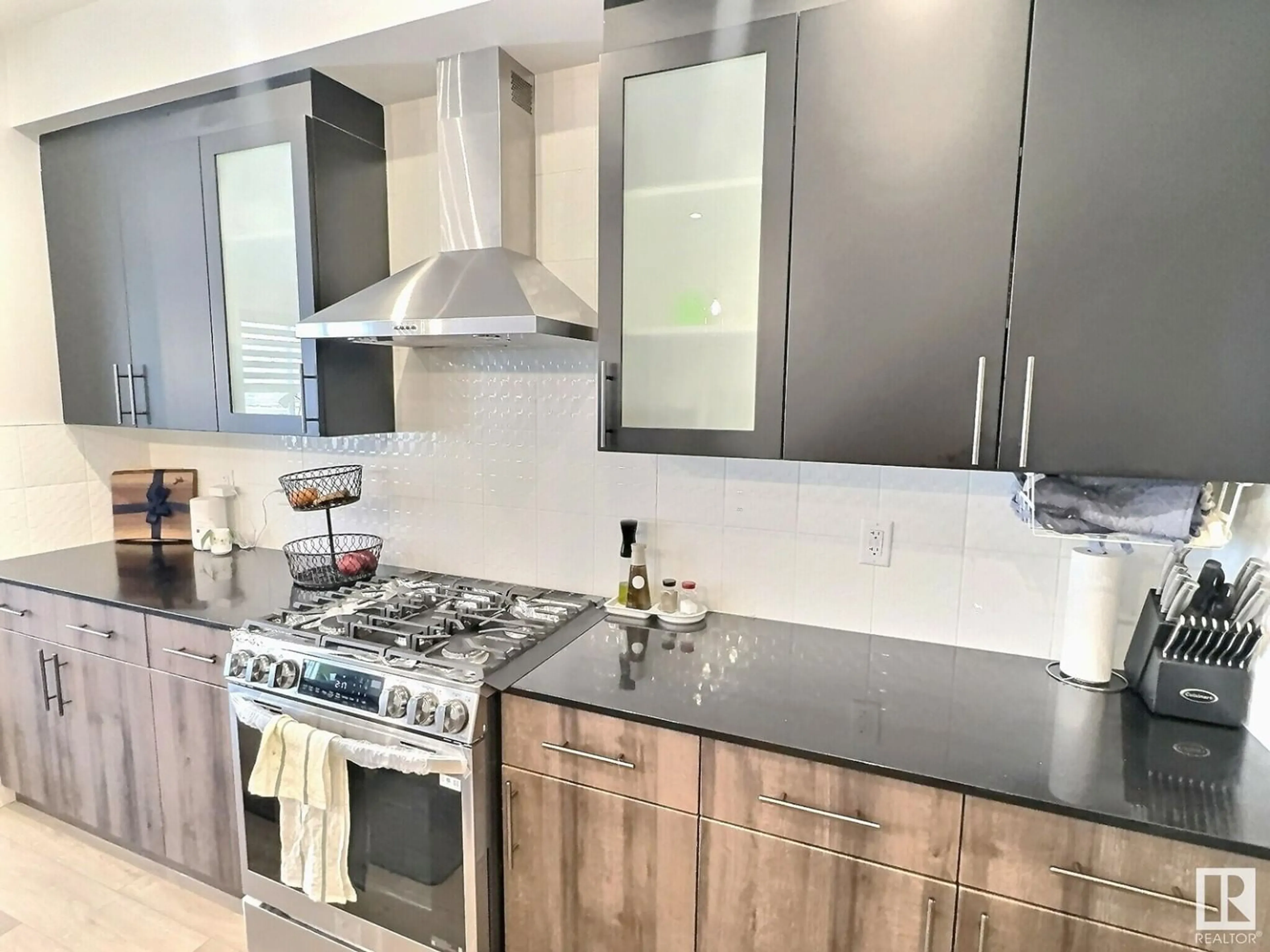 Contemporary kitchen, unknown for 8142 226A ST NW, Edmonton Alberta T5T7S7