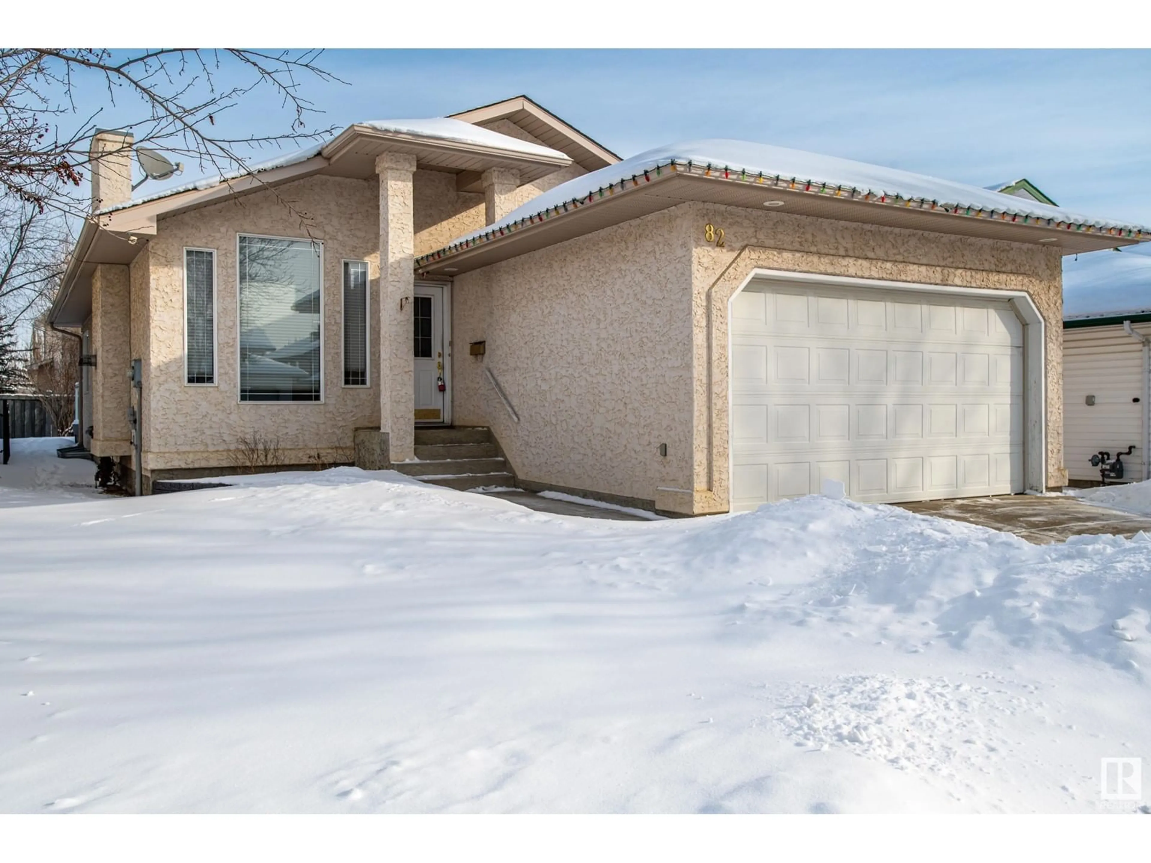 Home with brick exterior material, street for 82 OAKRIDGE DR N, St. Albert Alberta T8N6L8