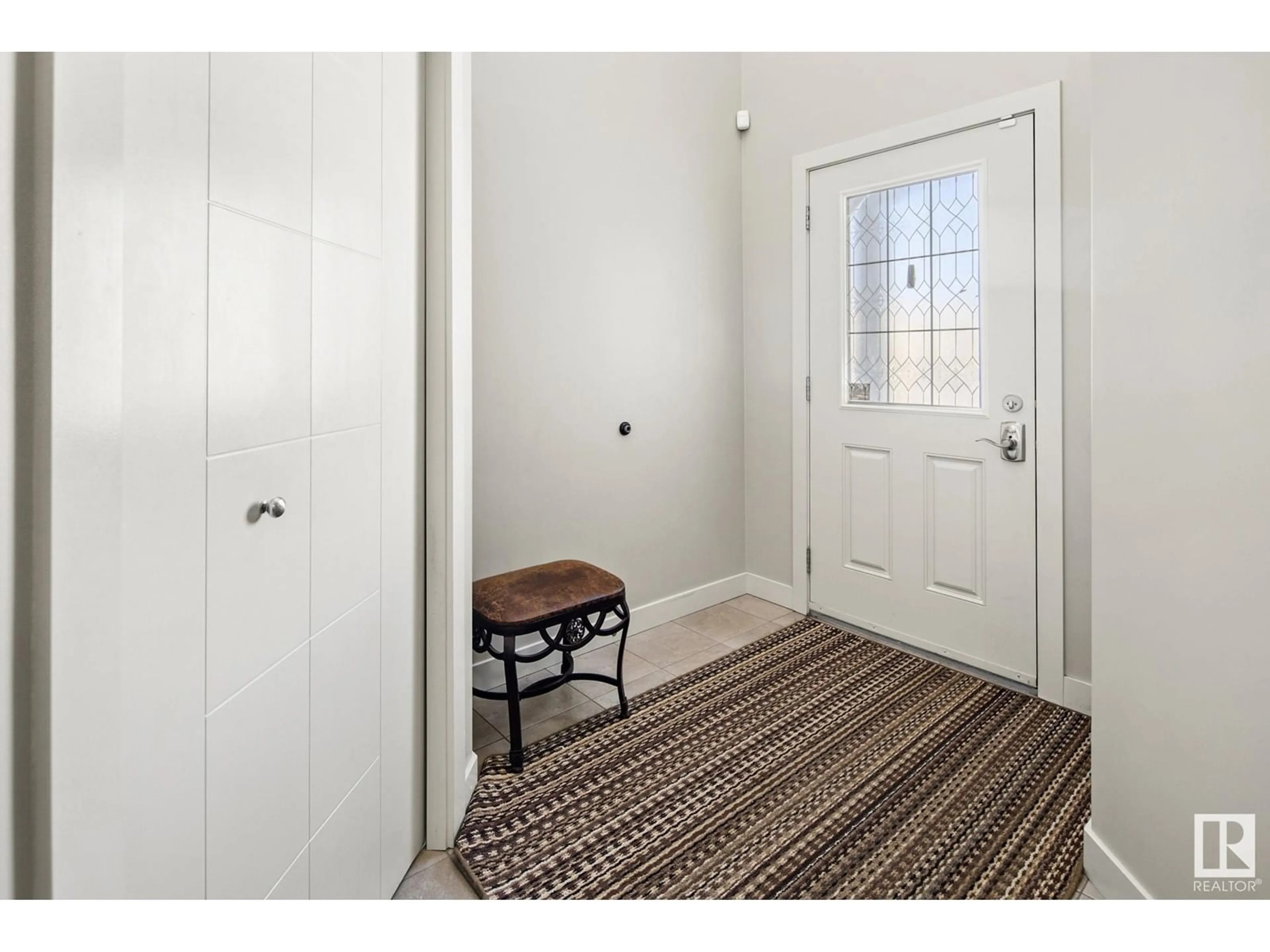 Indoor entryway for SW - 1531 CHAPMAN WY, Edmonton Alberta T6W0Z1