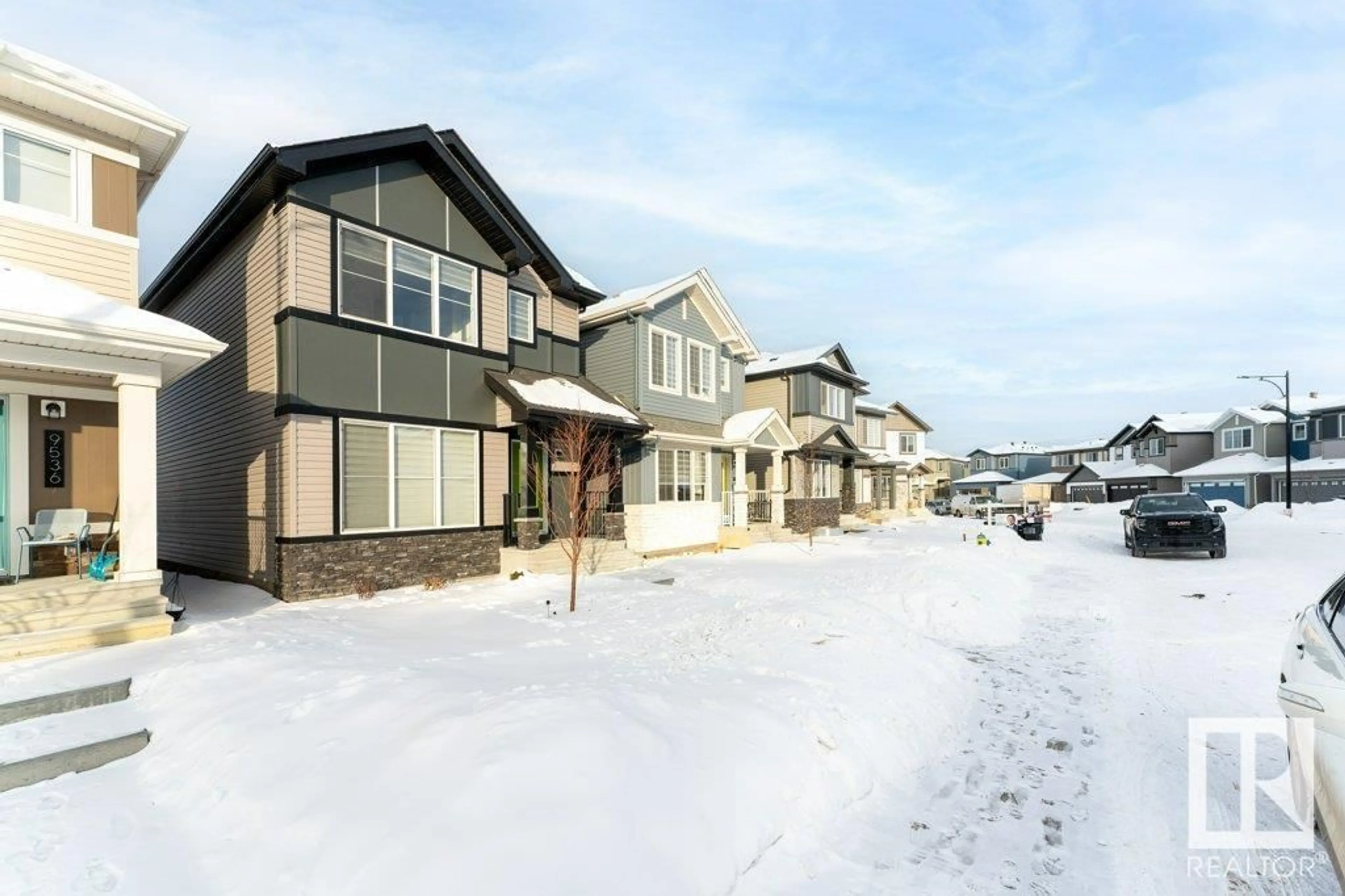 Unknown for 9534 CARSON BEND SW, Edmonton Alberta T6W5H6