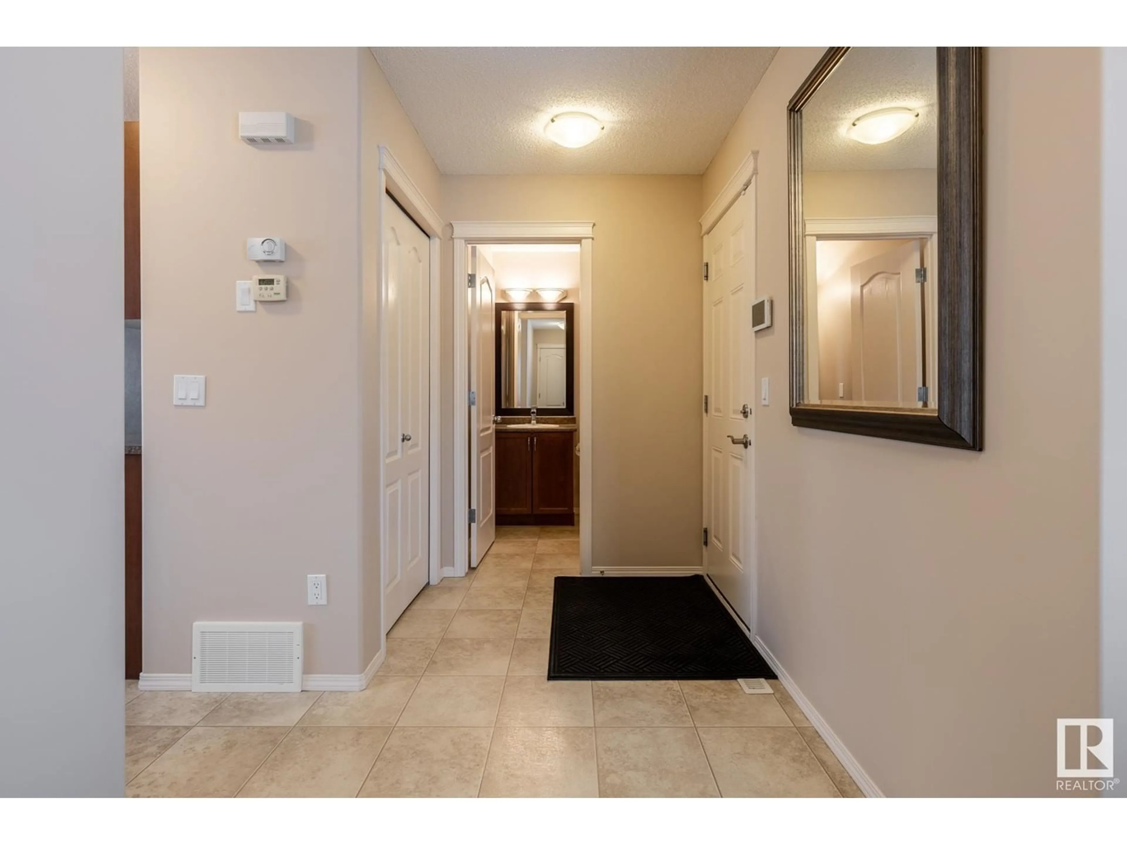 Indoor entryway for 6156 13 Ave SW SW, Edmonton Alberta T6X0M6