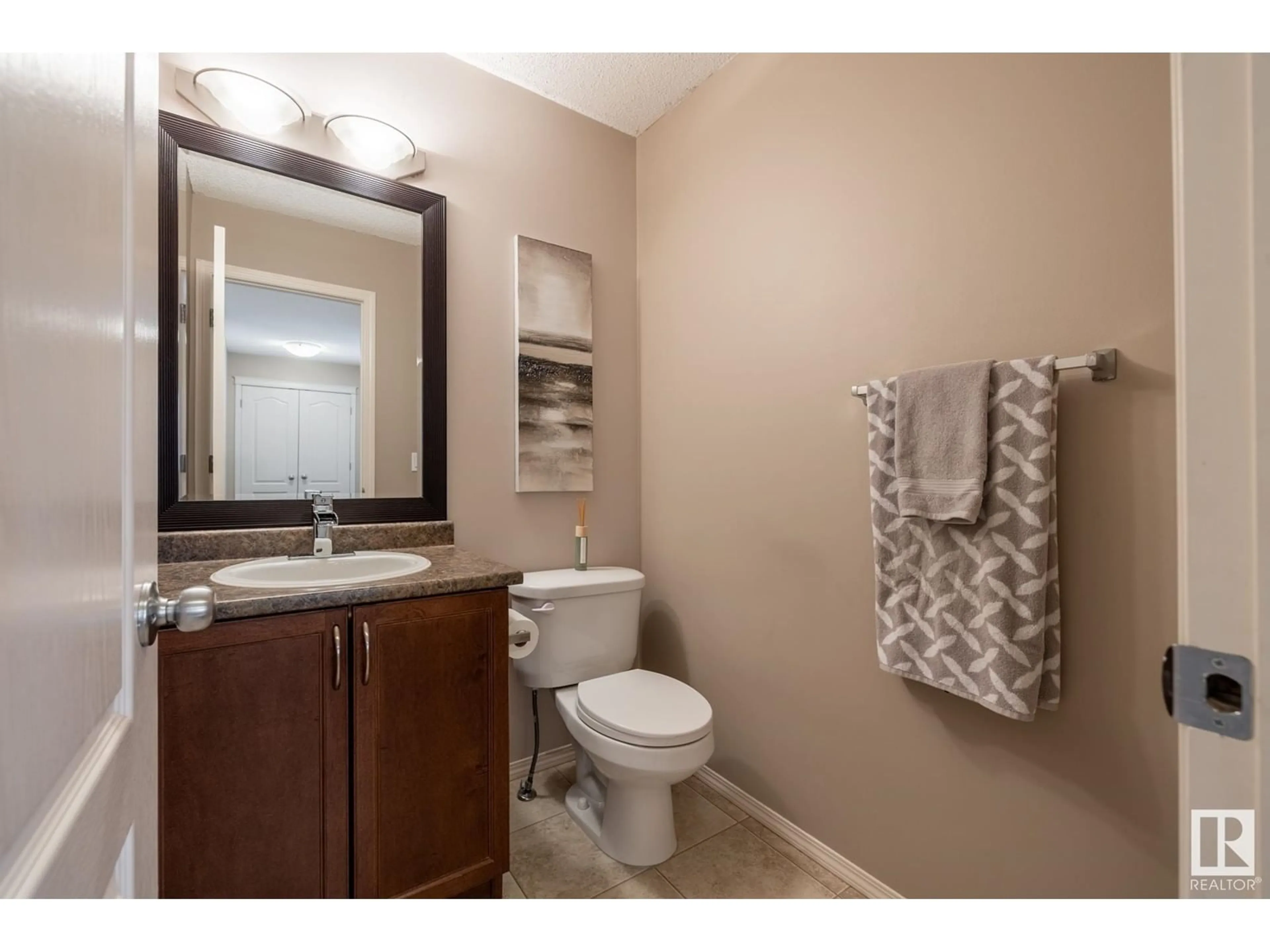 Standard bathroom, unknown for 6156 13 Ave SW SW, Edmonton Alberta T6X0M6