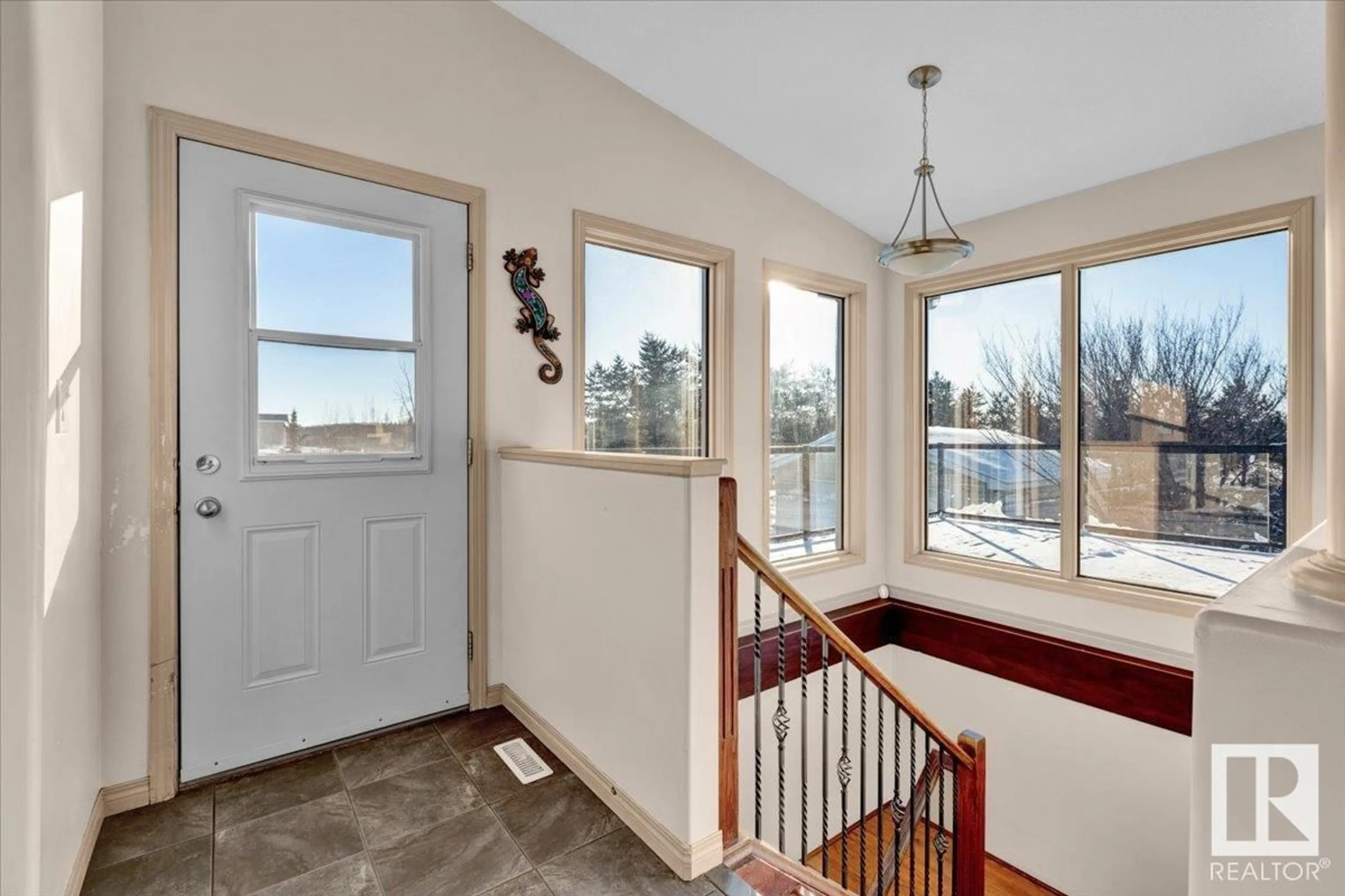 Indoor entryway for 32 23329 SH 651, Rural Sturgeon County Alberta T0A1N6