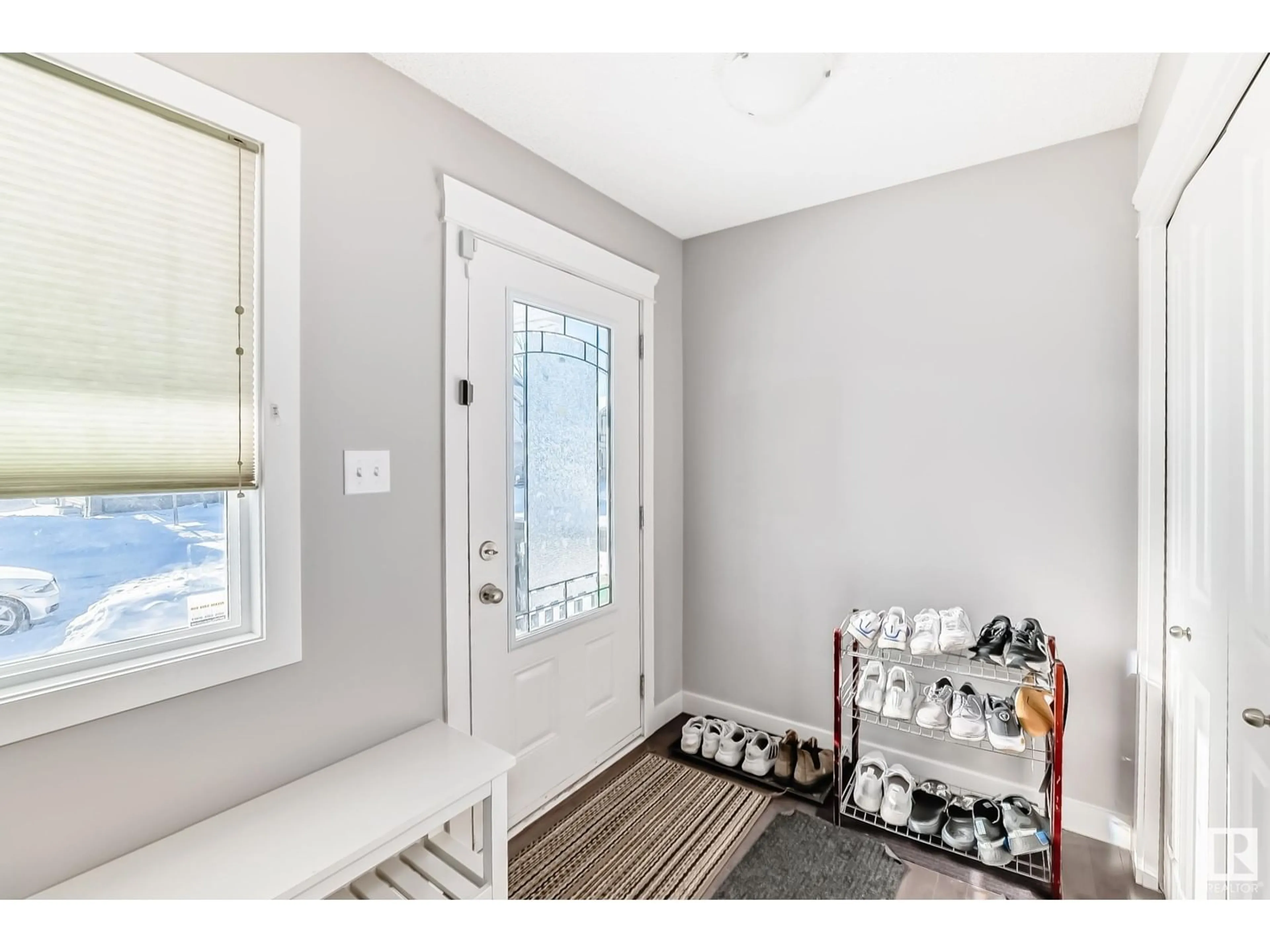 Indoor entryway for 17804 6 AV SW, Edmonton Alberta T6W2G6