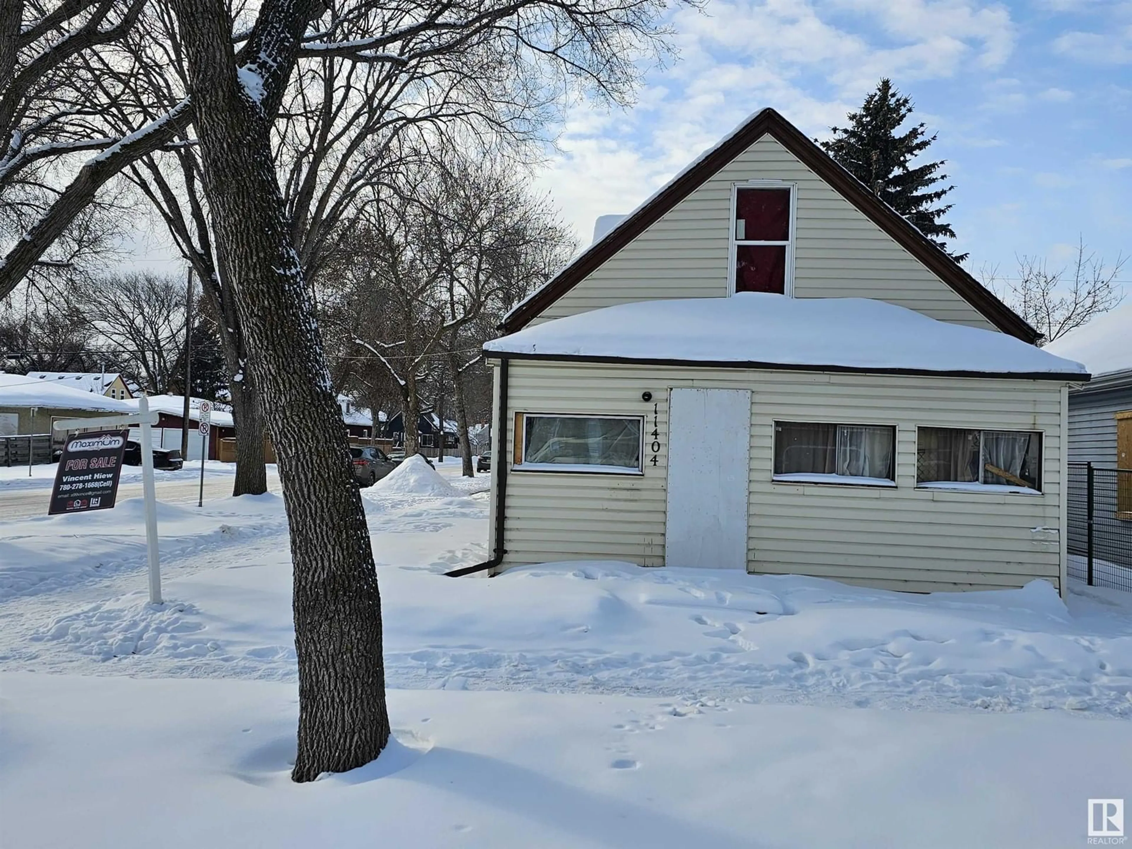 Shed for 11404 88 ST NW, Edmonton Alberta T5B3R1