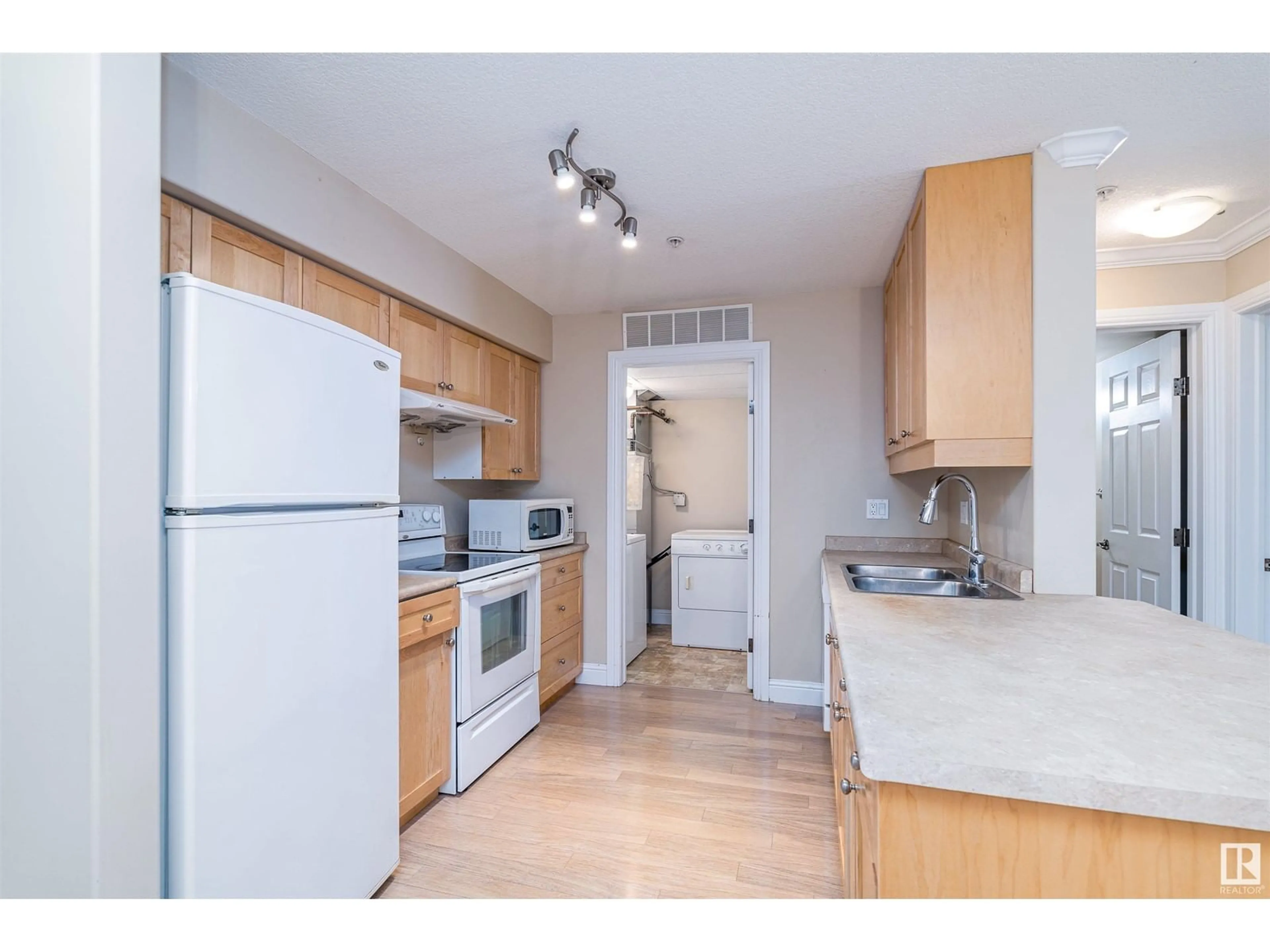 Standard kitchen, wood/laminate floor for #229 13111 140 AV NW, Edmonton Alberta T6V0B1