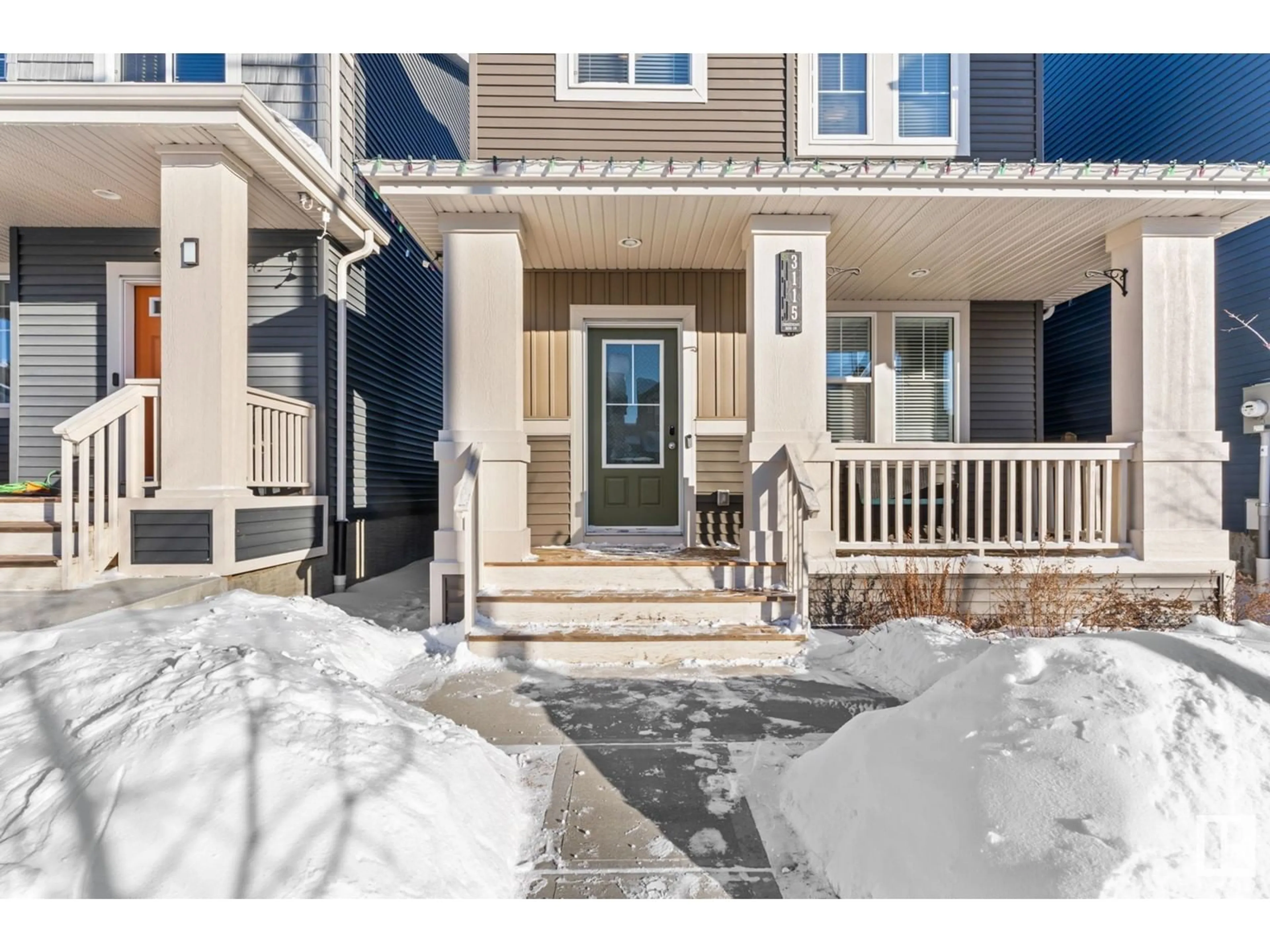 Indoor entryway for 3115 CHOKECHERRY BEND BN SW, Edmonton Alberta T6X2M2