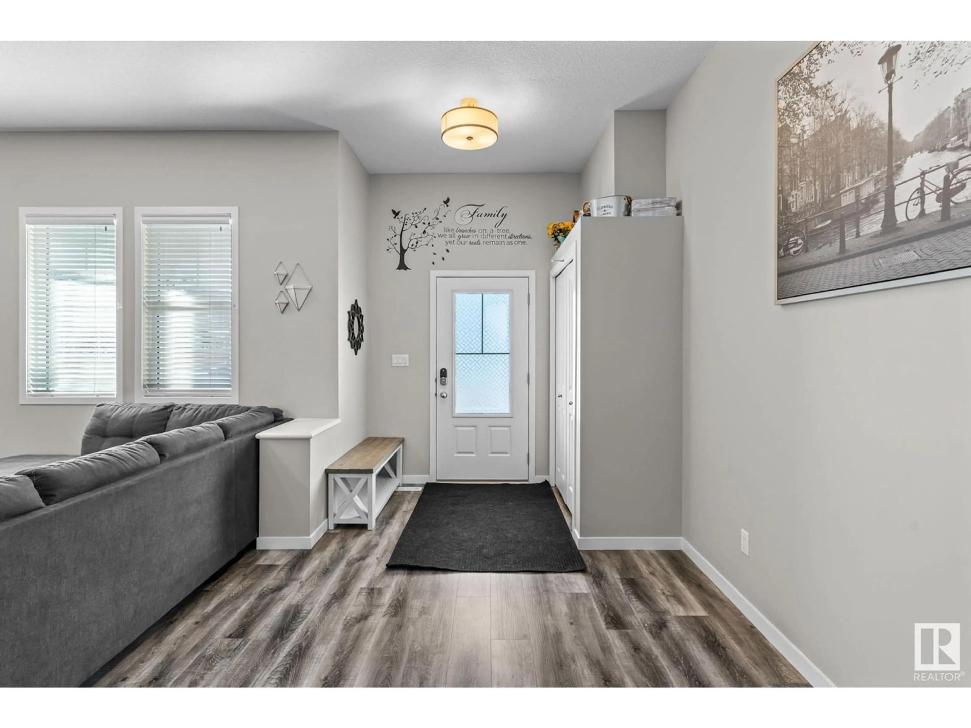 Indoor entryway for 3115 CHOKECHERRY BEND BN SW, Edmonton Alberta T6X2M2