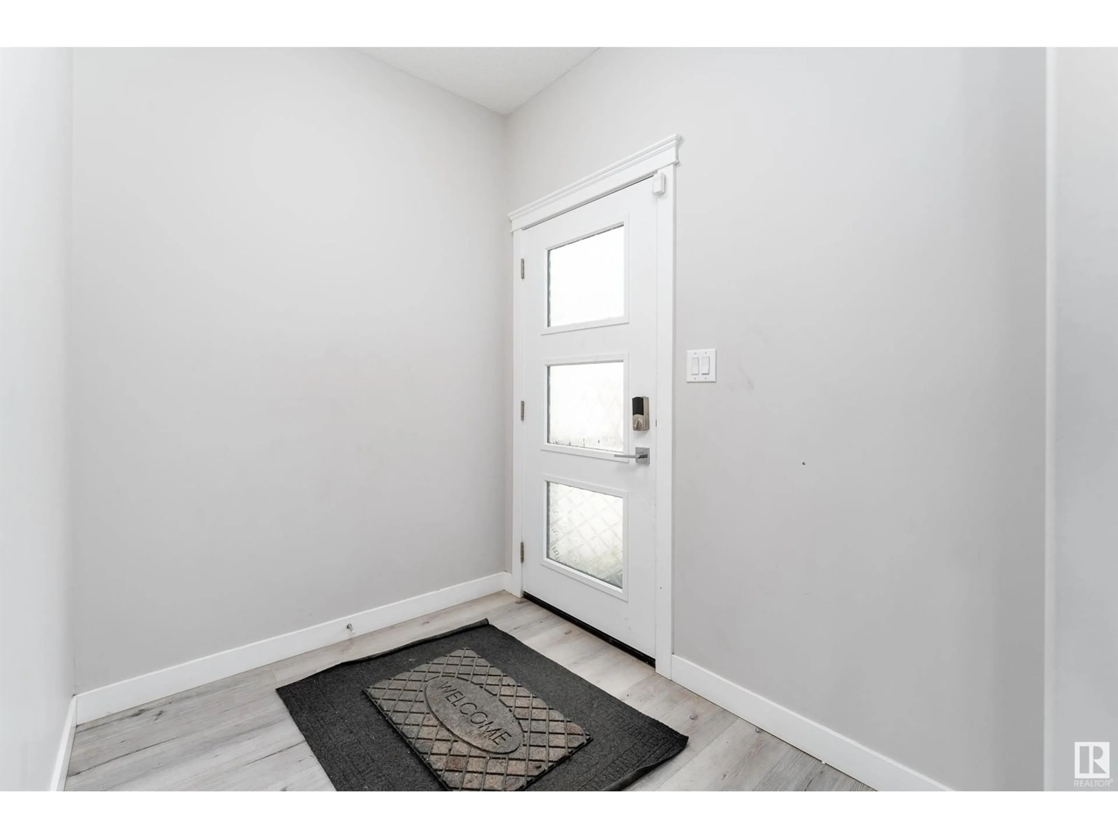 Indoor entryway for 1797 ERKER WY NW, Edmonton Alberta T6W3K9