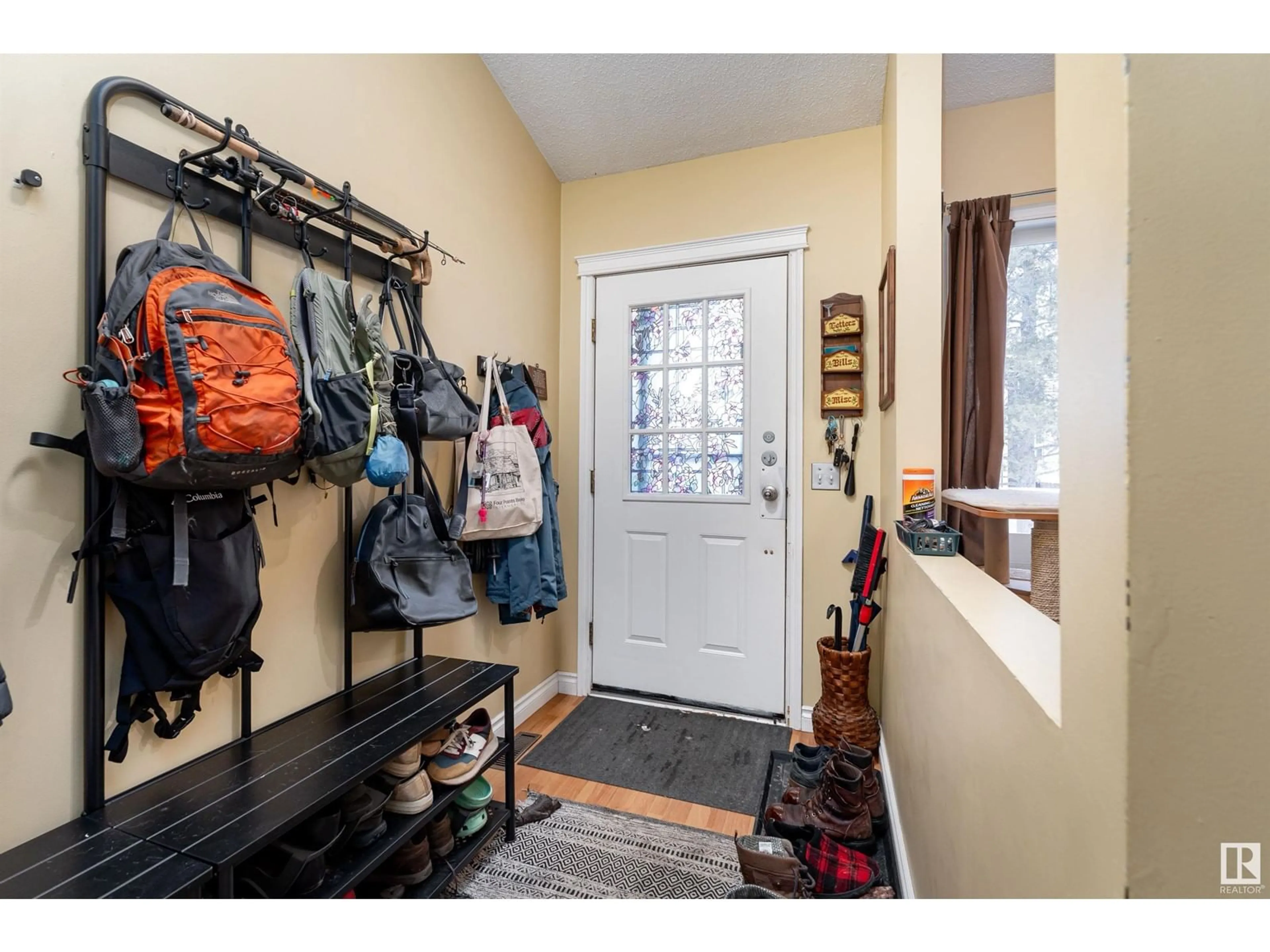 Indoor entryway for #10 1440 Sherwood DR, Sherwood Park Alberta T8A4W3