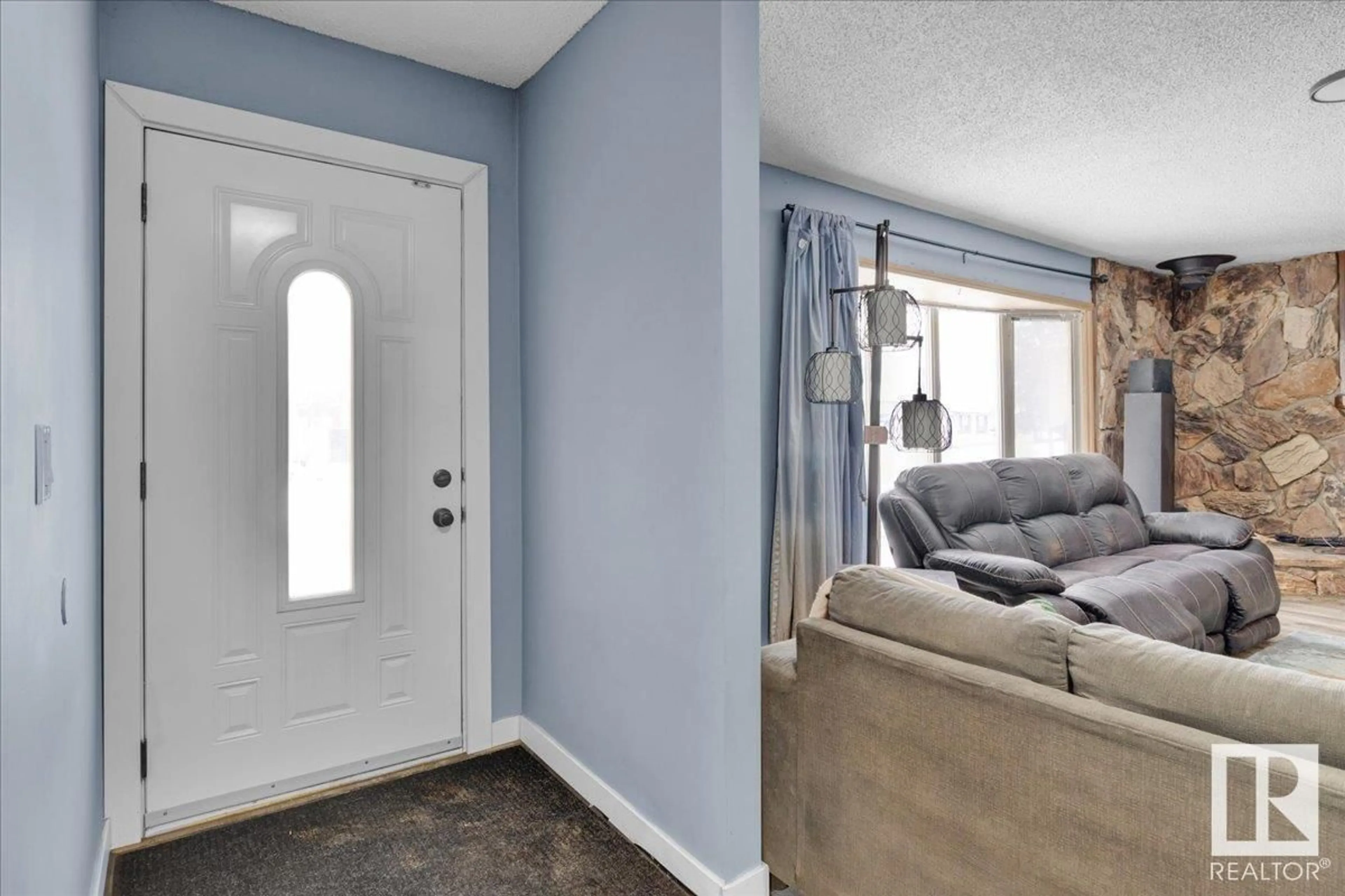 Indoor entryway for 4612 45 ST, Gibbons Alberta T0A1N0