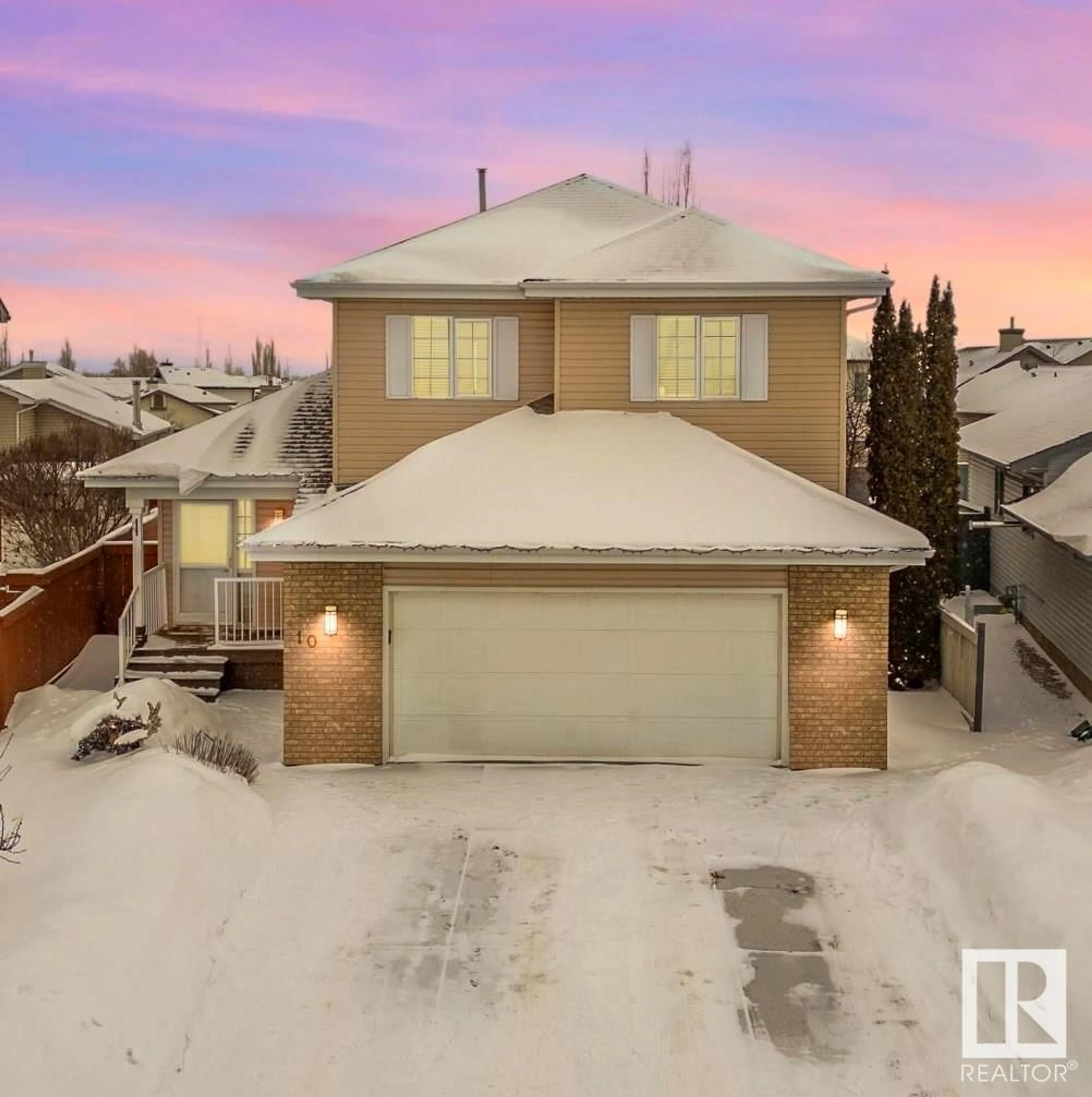 A pic from outside/outdoor area/front of a property/back of a property/a pic from drone, street for 10 HARCOURT CR, St. Albert Alberta T8N6K7