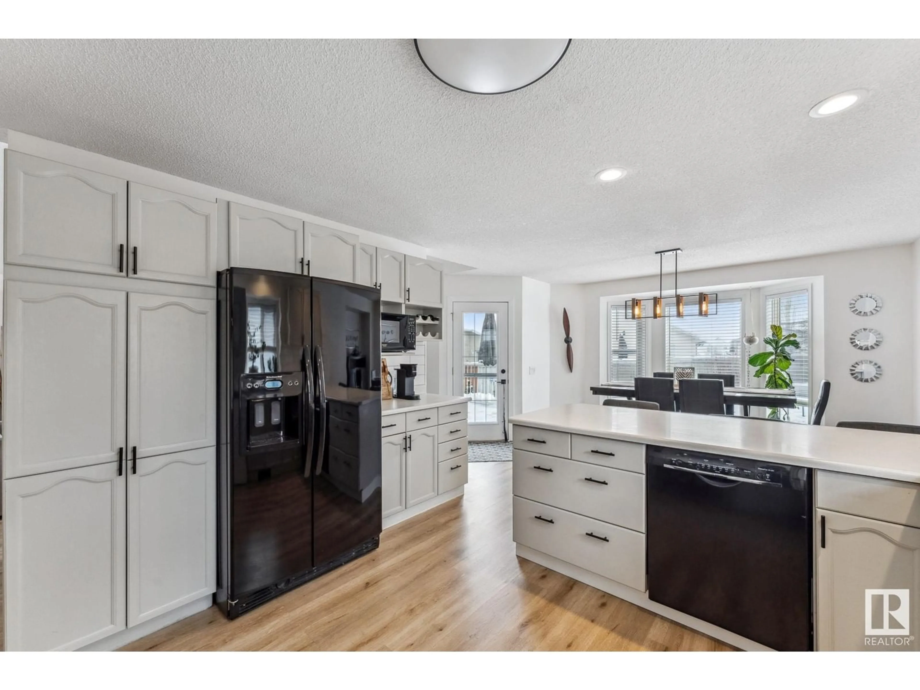 Open concept kitchen, unknown for 10 HARCOURT CR, St. Albert Alberta T8N6K7