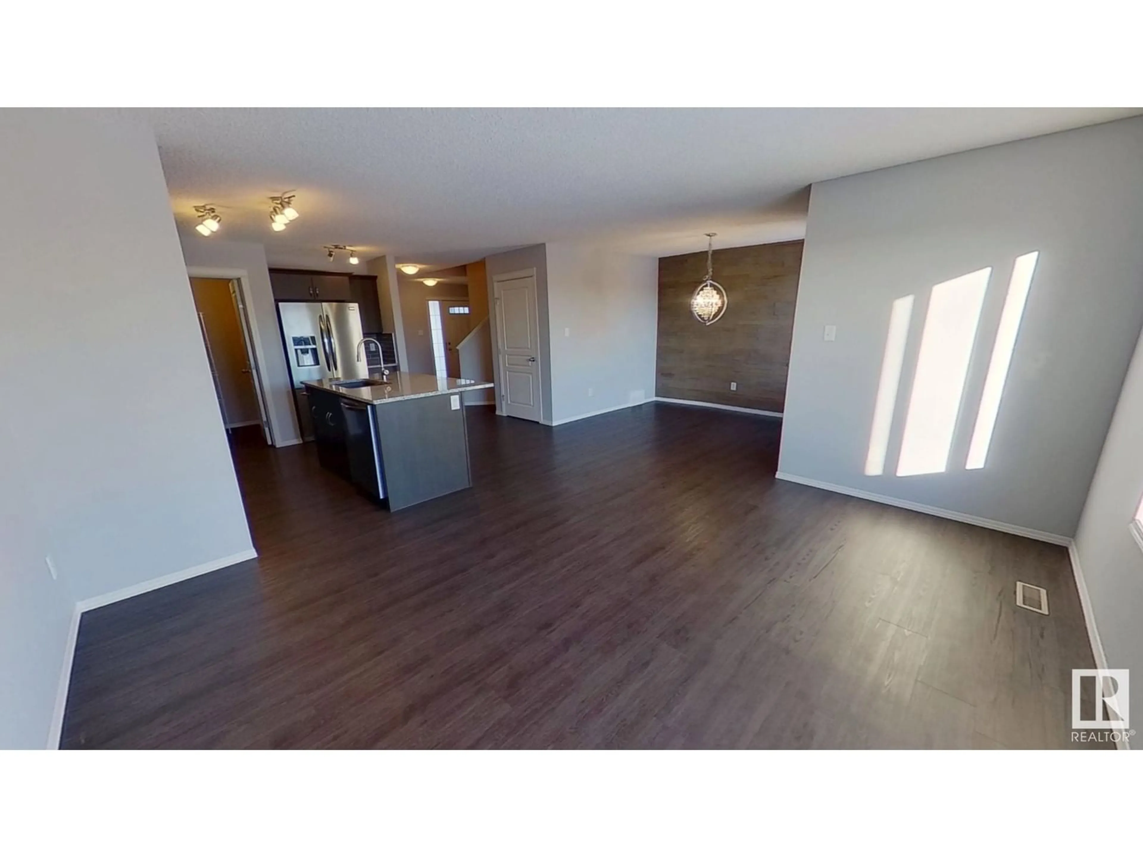 Unknown for 17043 38 ST, Edmonton Alberta T5Y3S1