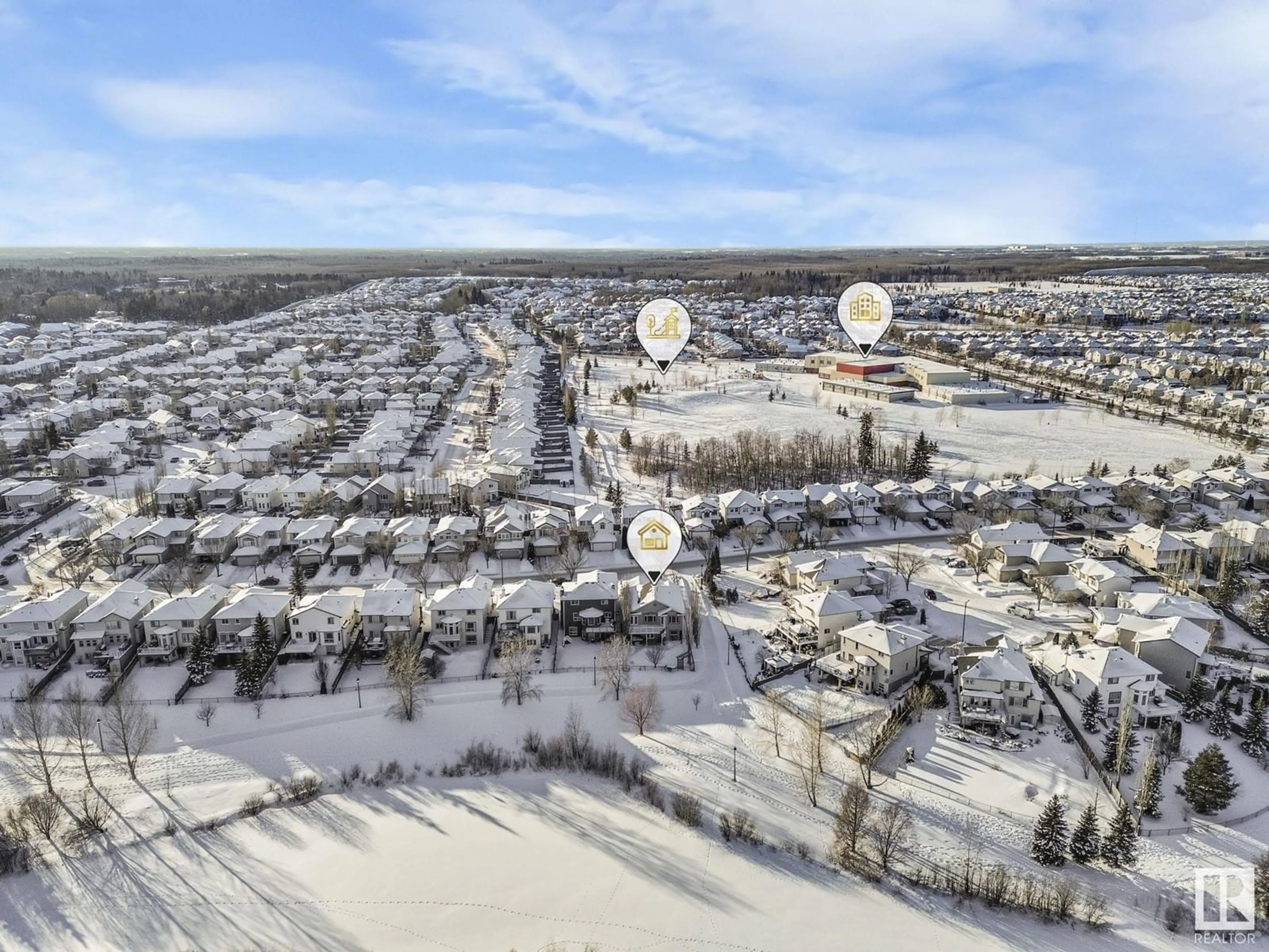 A pic from outside/outdoor area/front of a property/back of a property/a pic from drone, street for 4815 201 ST NW, Edmonton Alberta T6M2X7