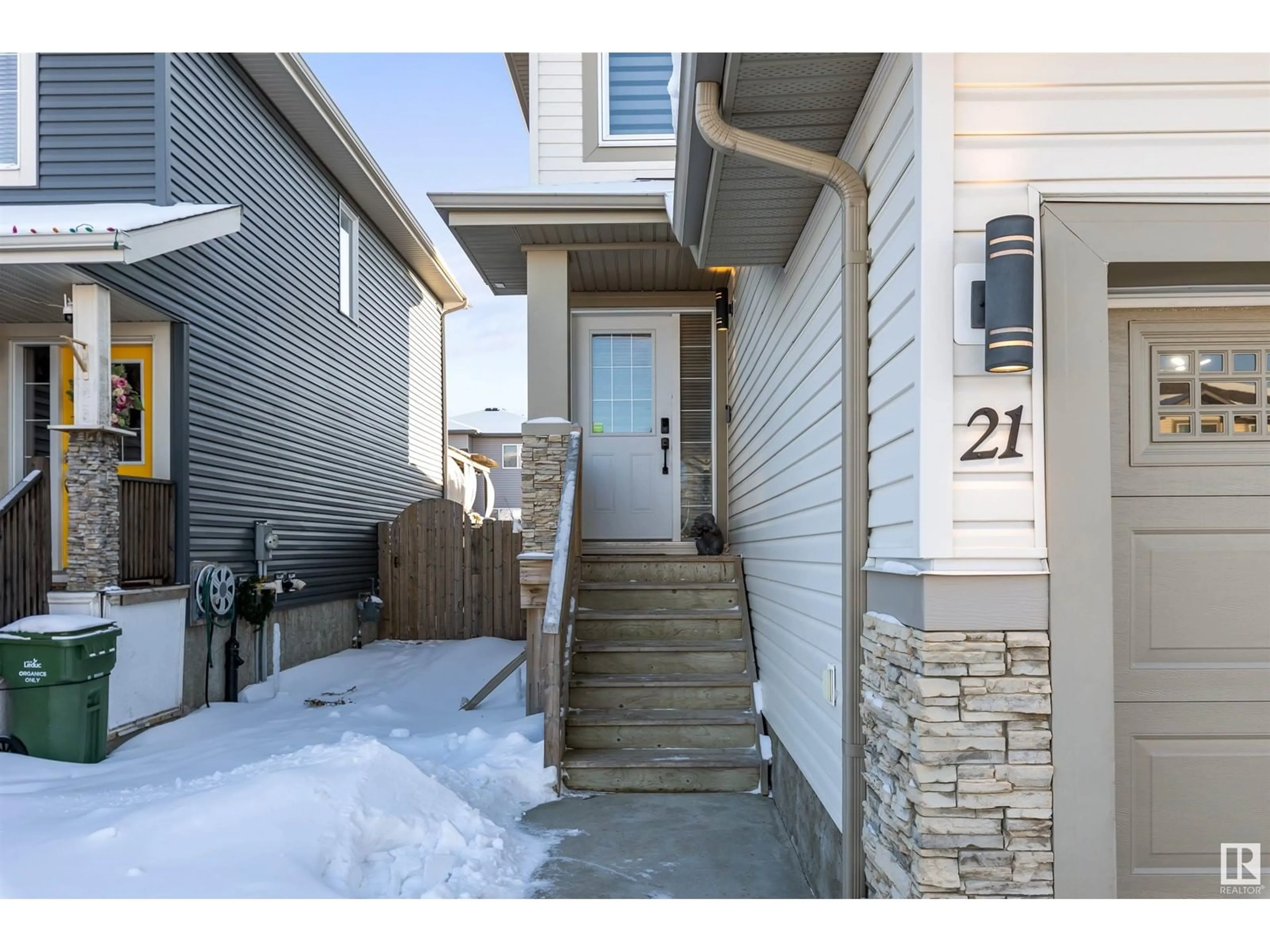 Indoor entryway for 21 DUNLOP WD, Leduc Alberta T9E0N2