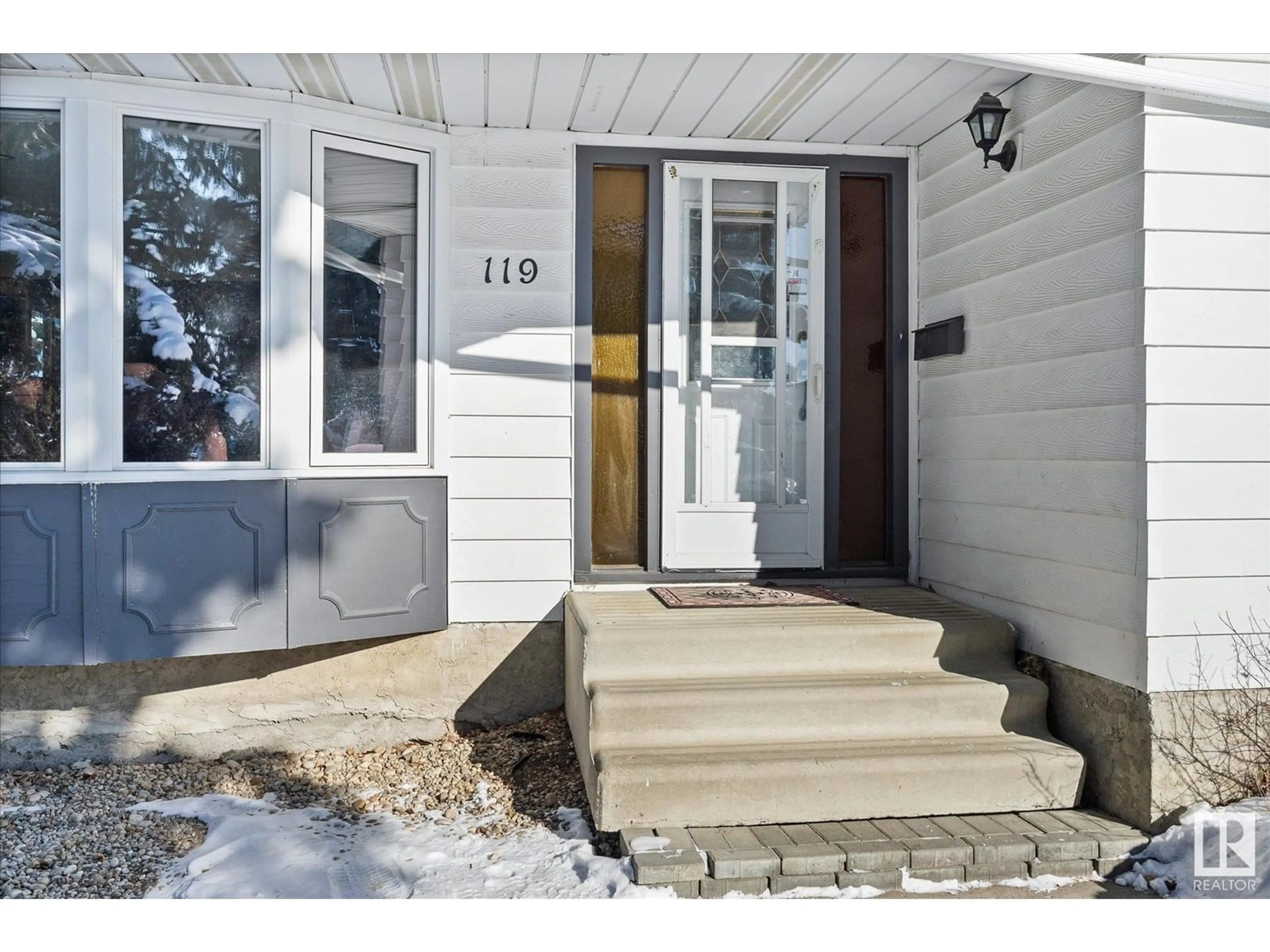 Indoor entryway for 119 GLENRIDGE PL, Sherwood Park Alberta T8A3A3