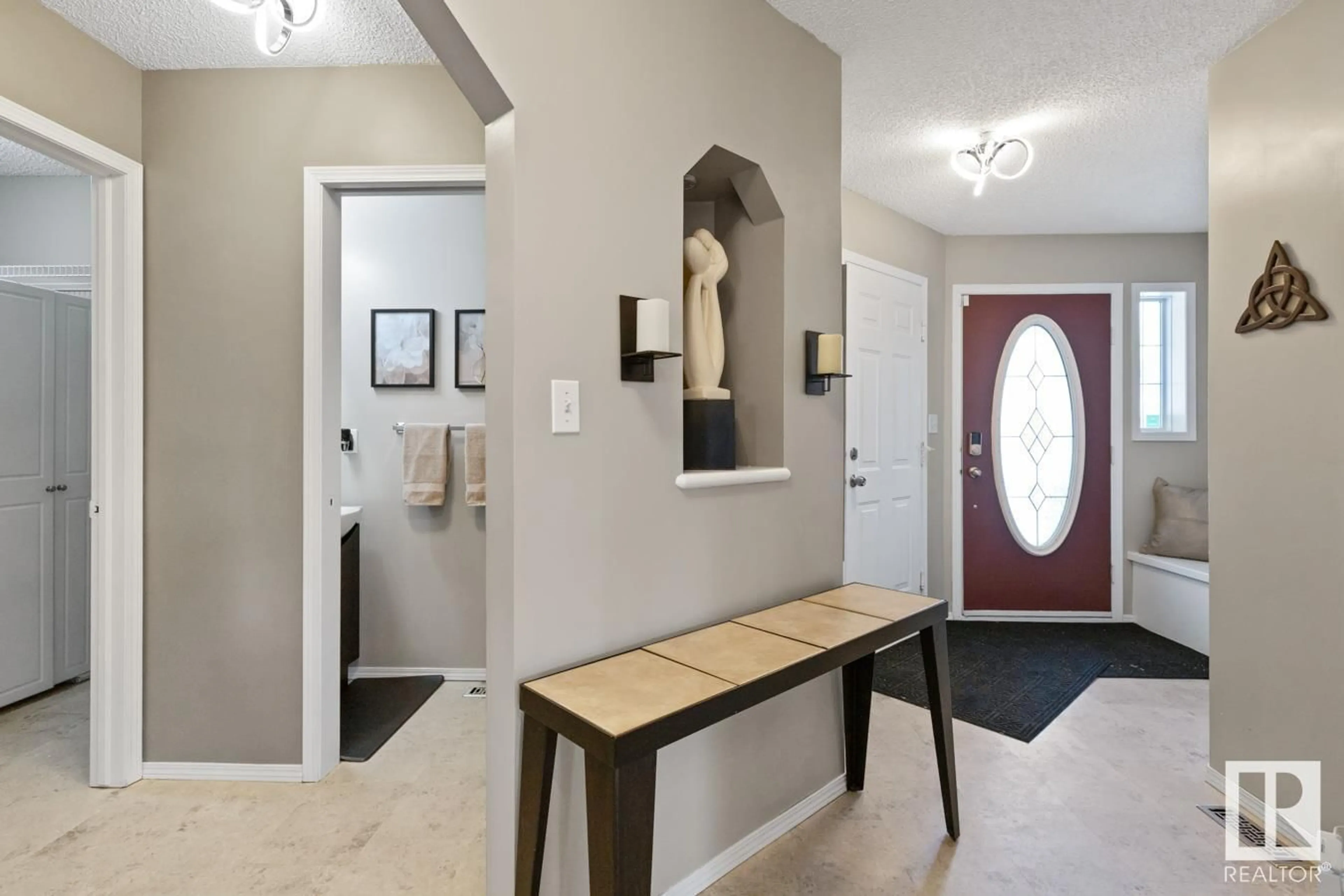 Indoor entryway for 2823 41A AV NW, Edmonton Alberta T6T1M5