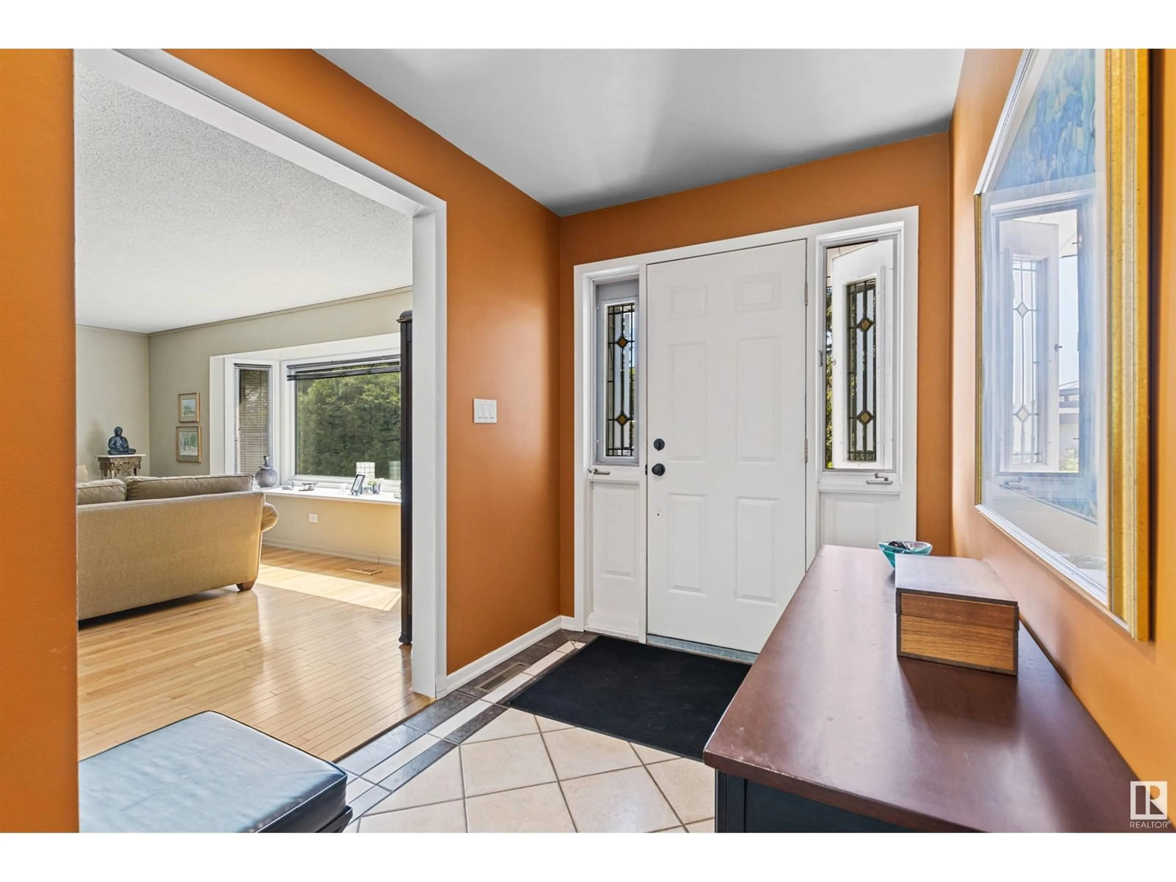 Indoor entryway for 12 MARLBORO RD, Edmonton Alberta T6J2C3