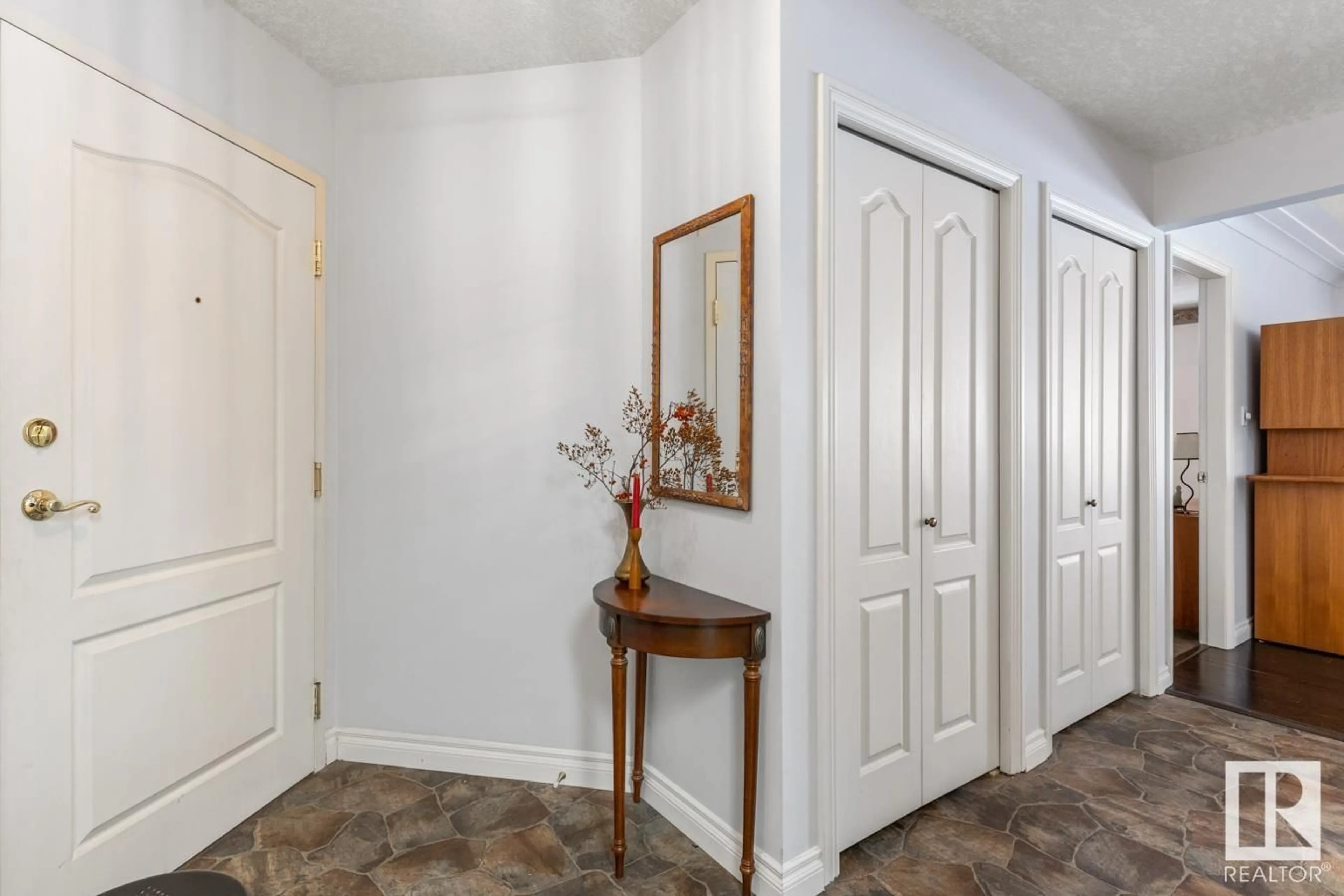 Indoor entryway for #50 9908 80 AV NW, Edmonton Alberta T6E6L7