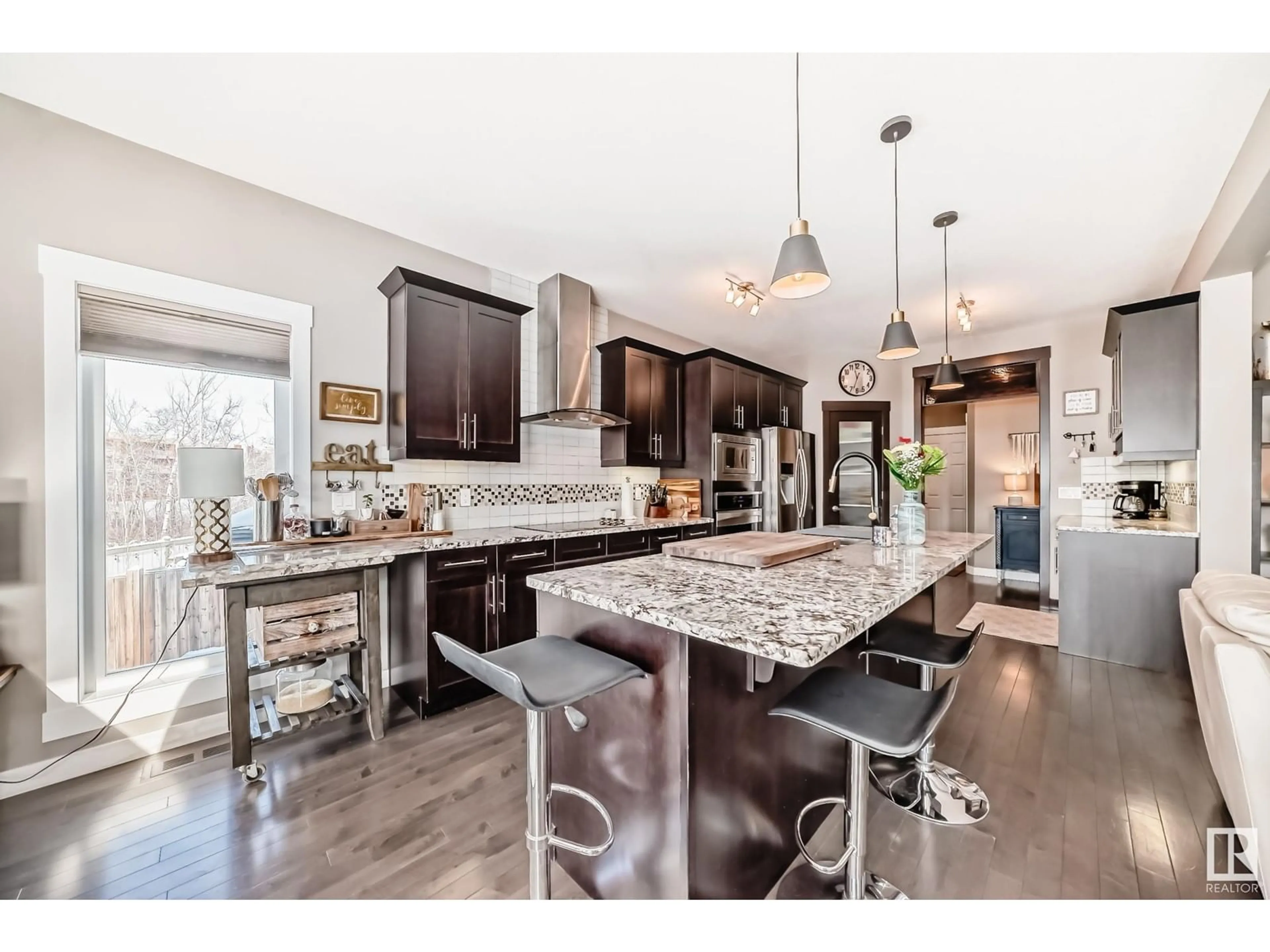 Open concept kitchen, unknown for 96 MEADOWLAND WY, Spruce Grove Alberta T7X0S4