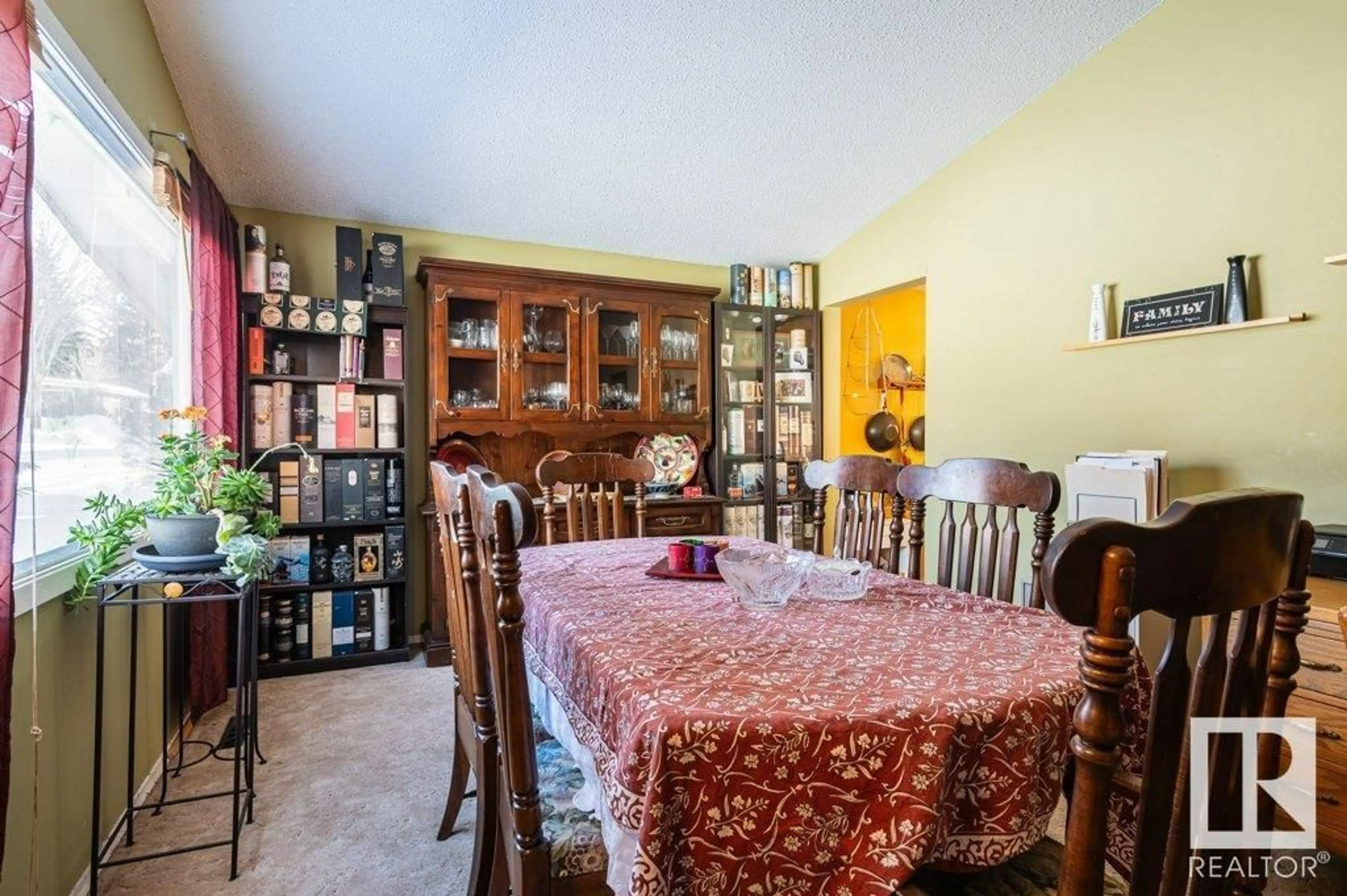 Dining room, unknown for 1 SYLVAN DR, St. Albert Alberta T8N0G7