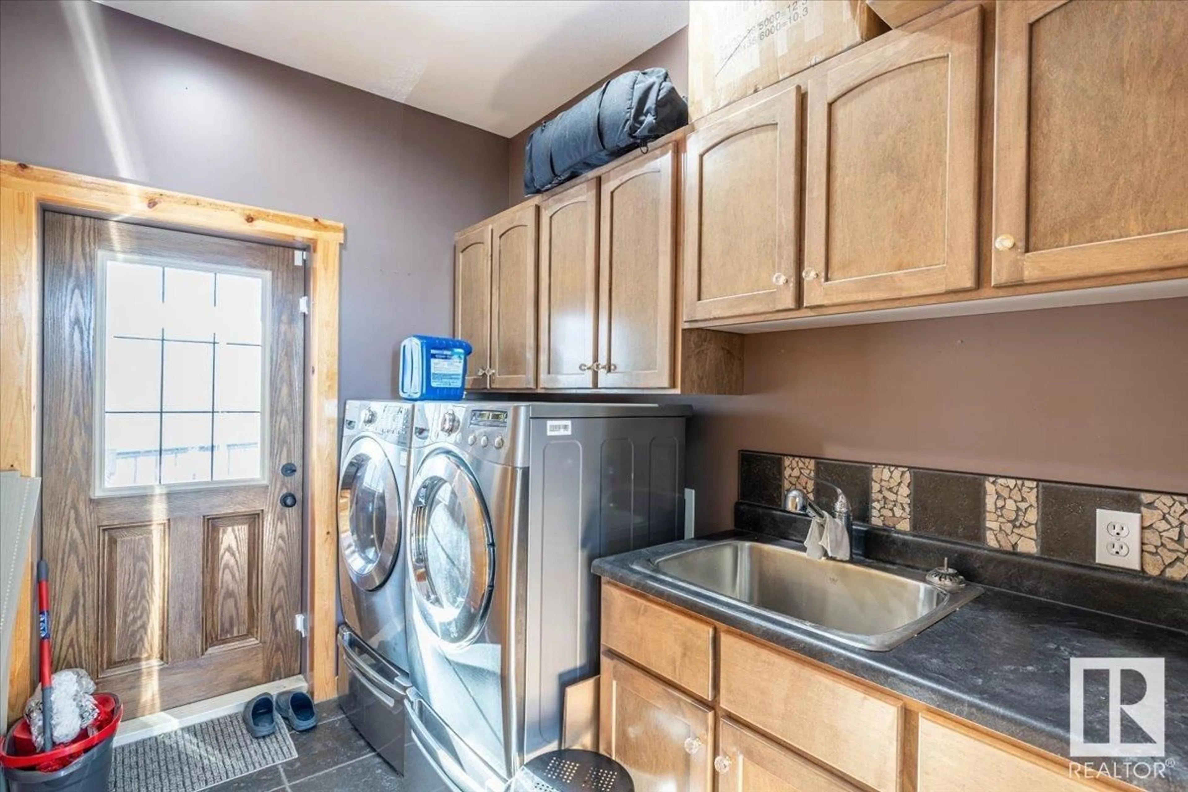 Laundry room for 49274 RGE ROAD 274, Rural Leduc County Alberta T0C0V0