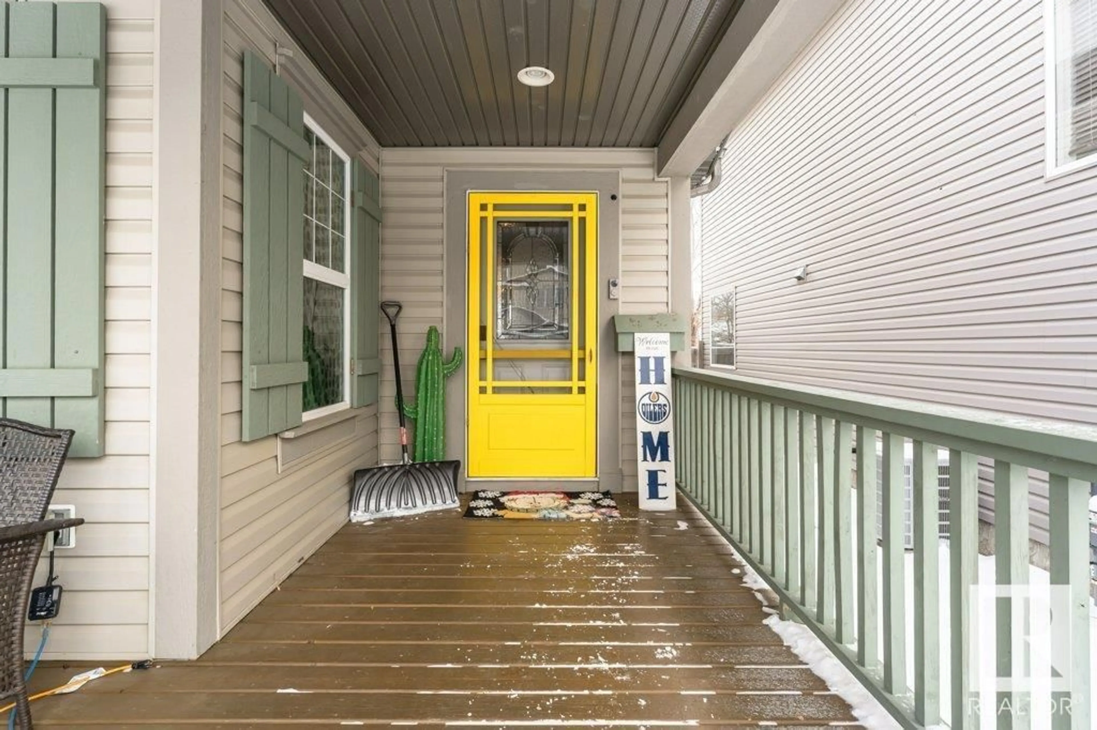 Indoor entryway for 390 SUMMERTON CR, Sherwood Park Alberta T8H2V3