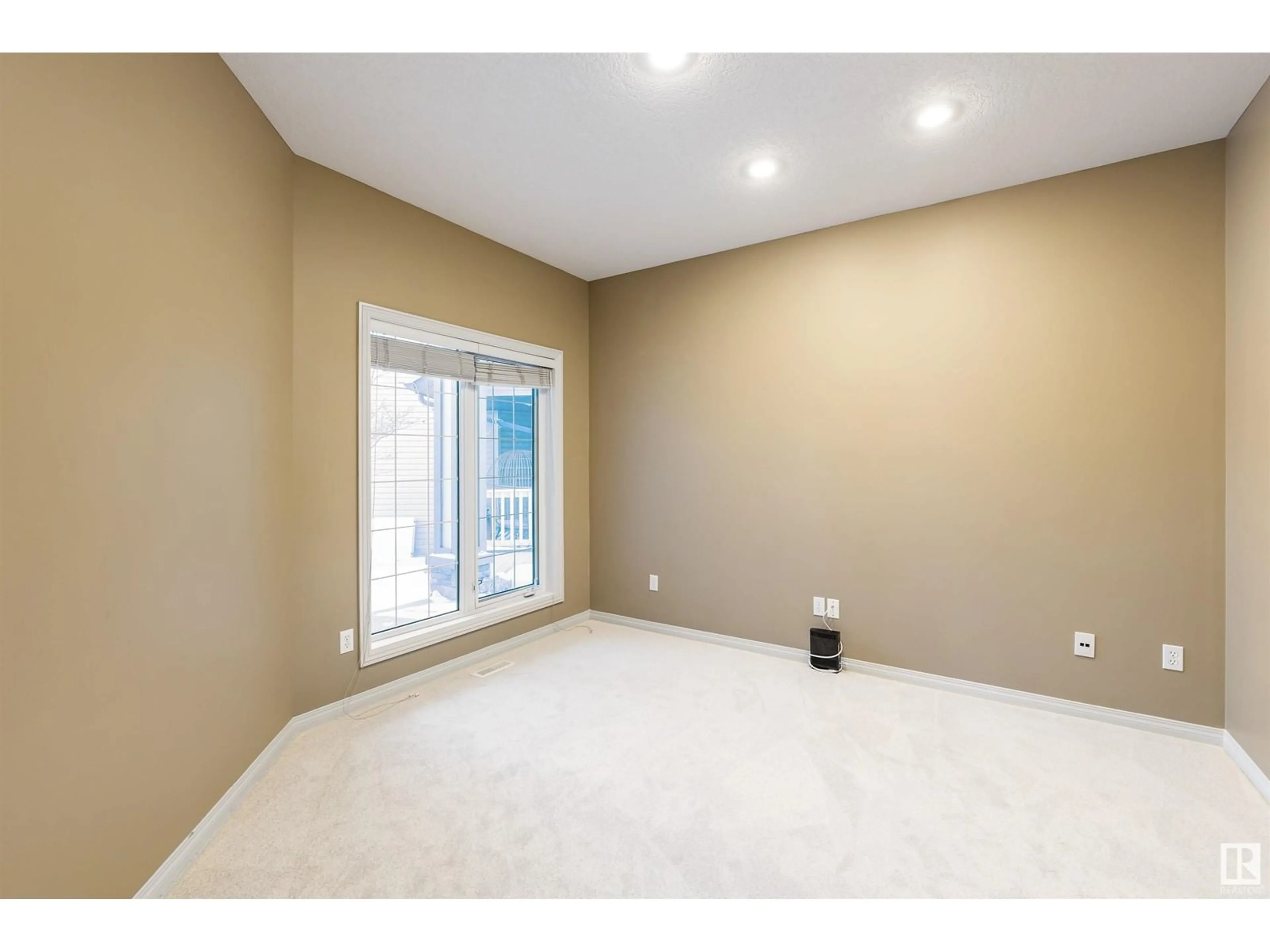 A pic of a room for 12624 16 AV SW, Edmonton Alberta T6W1R6