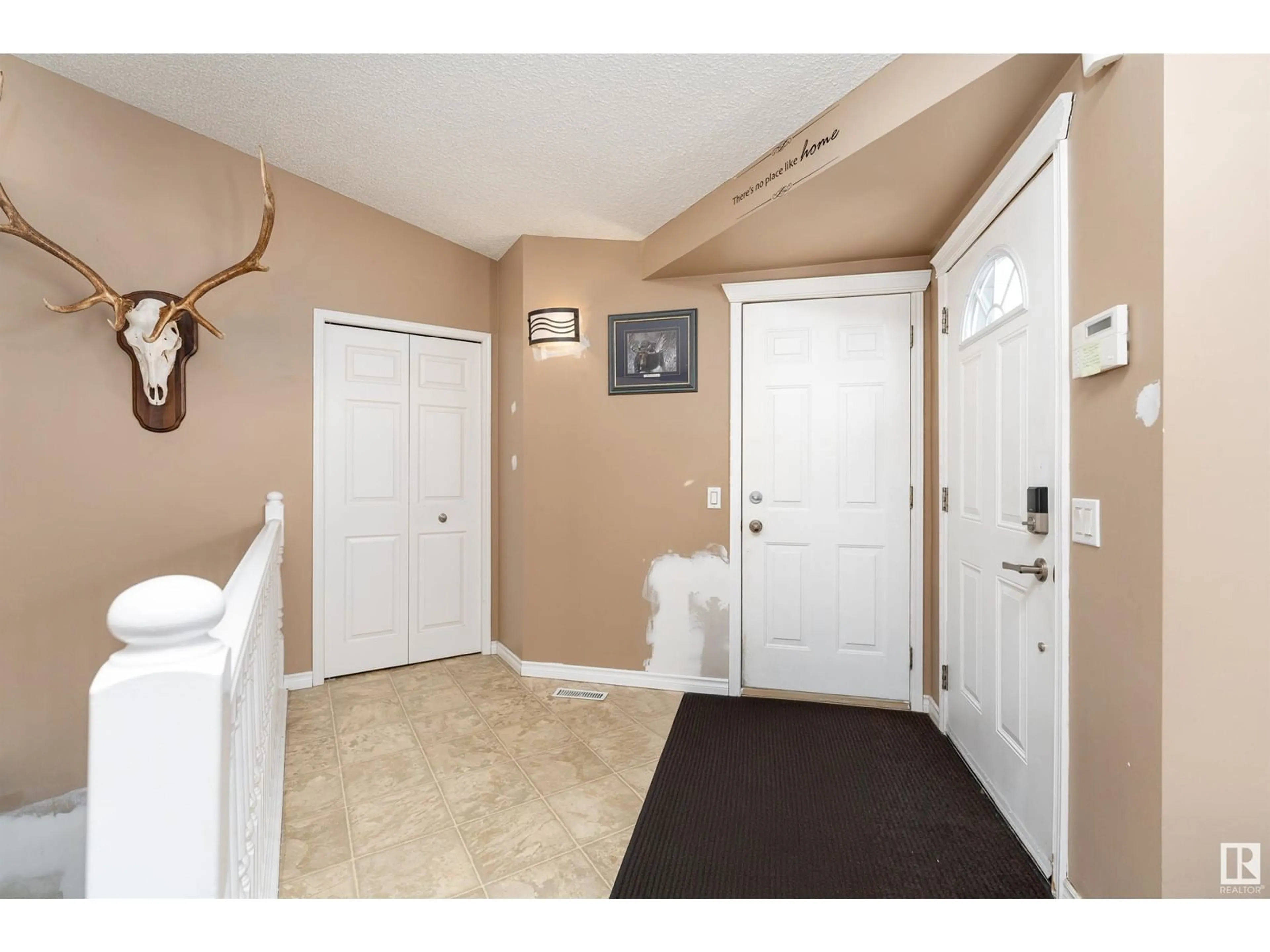 Indoor entryway for 20 LINDSAY CR, Spruce Grove Alberta T7X3W8