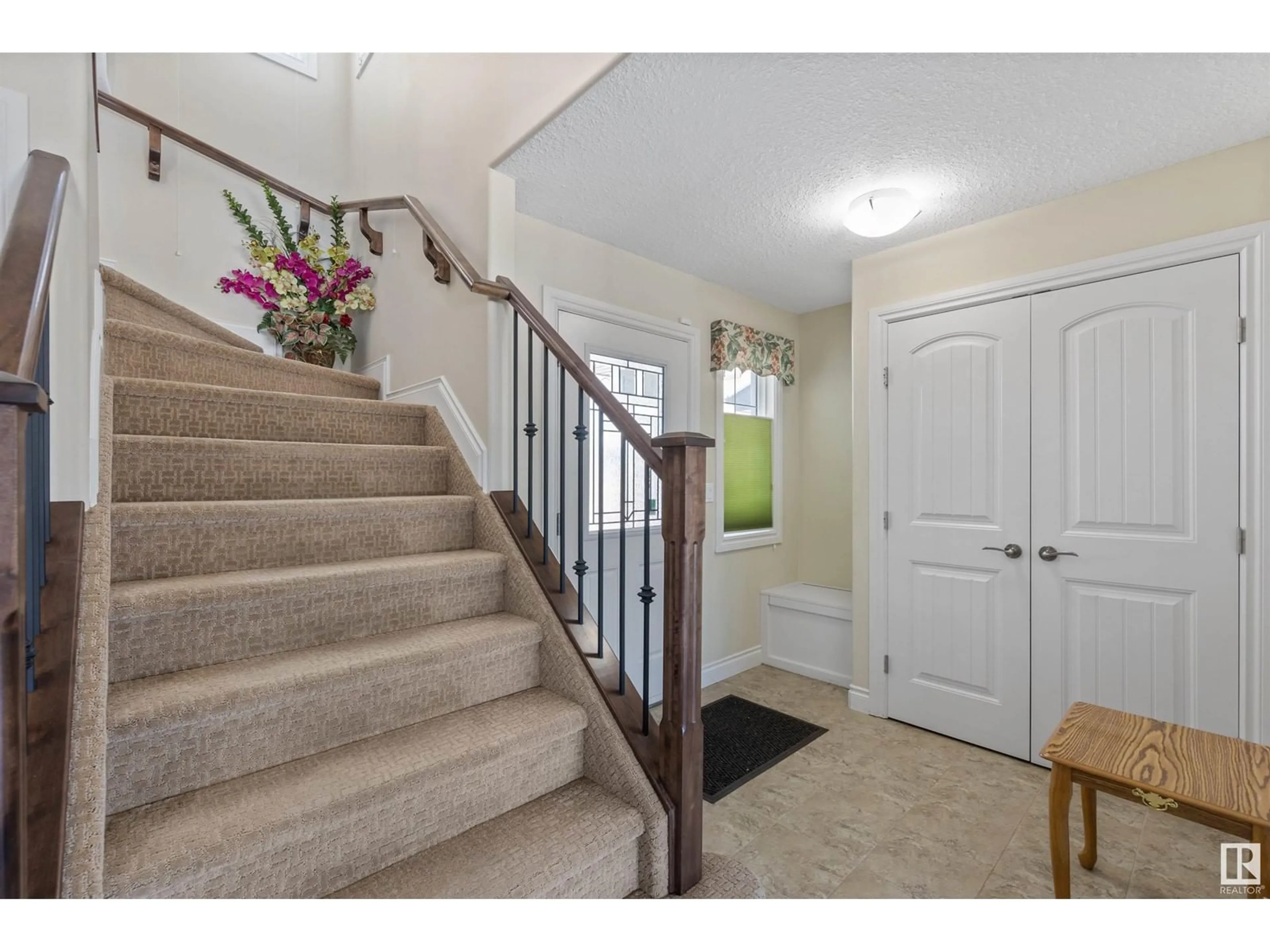 Indoor entryway for 3638 GOODRIDGE CR NW NW, Edmonton Alberta T5T4G1