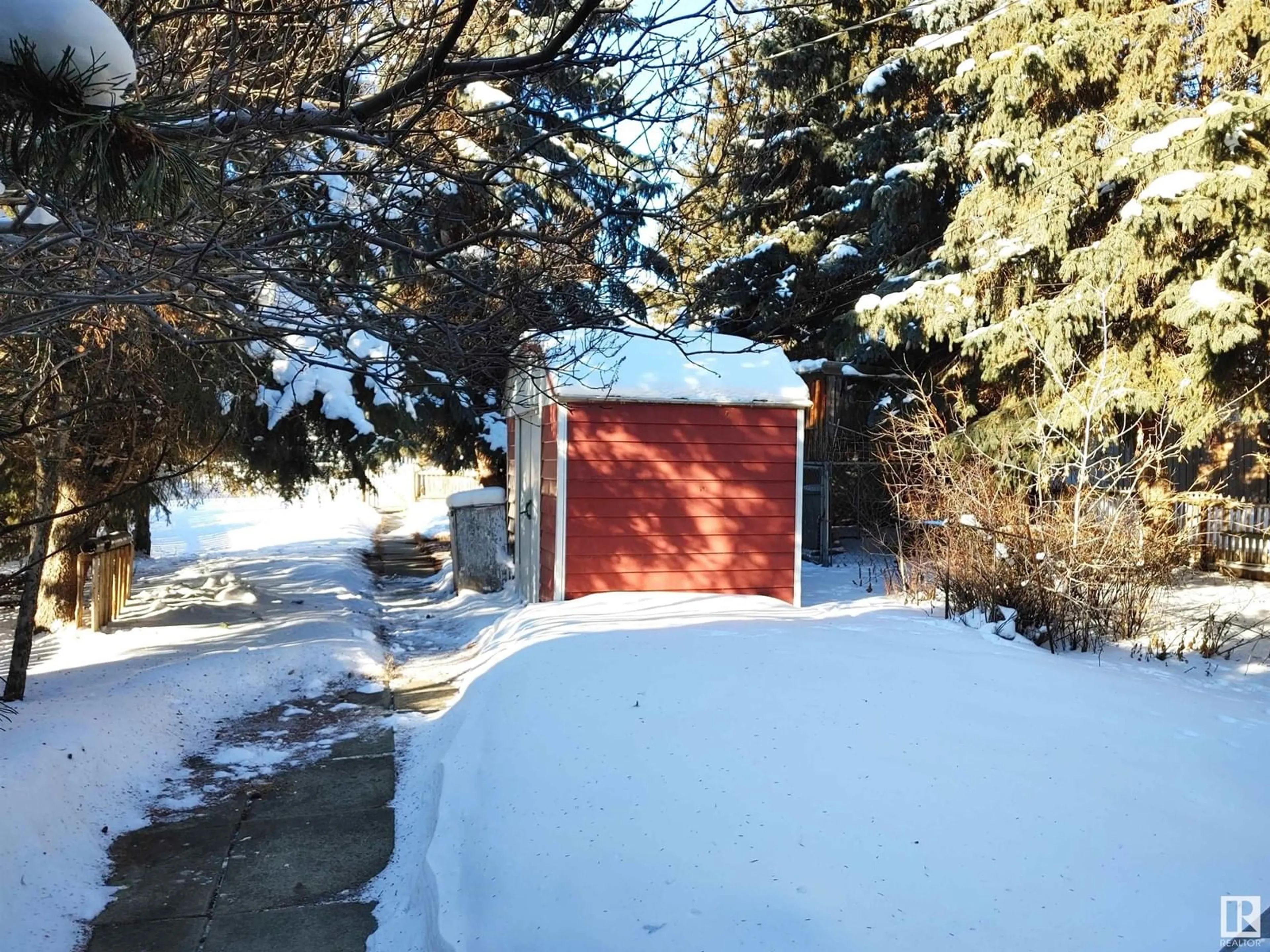 Shed for 12142 86 ST NW, Edmonton Alberta T5B3K7