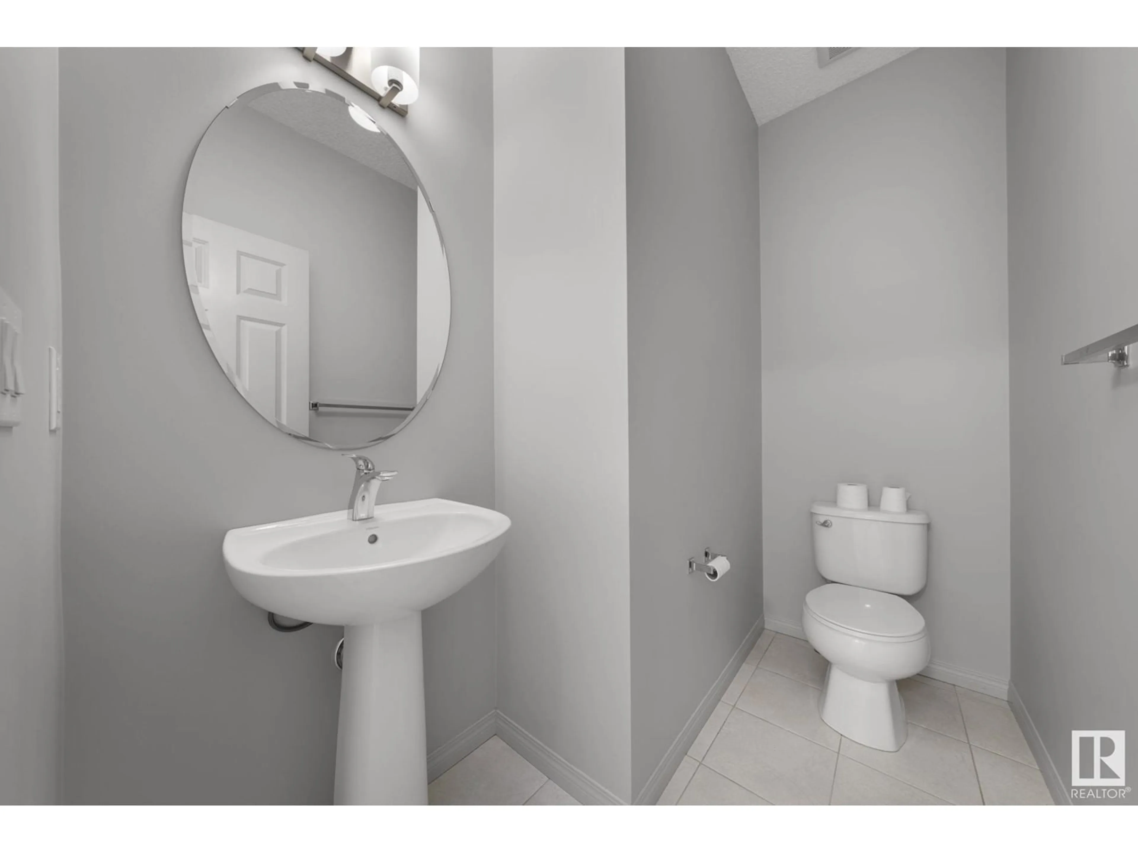 Standard bathroom, unknown for 3063 Arthurs CR SW SW, Edmonton Alberta T6W2H8