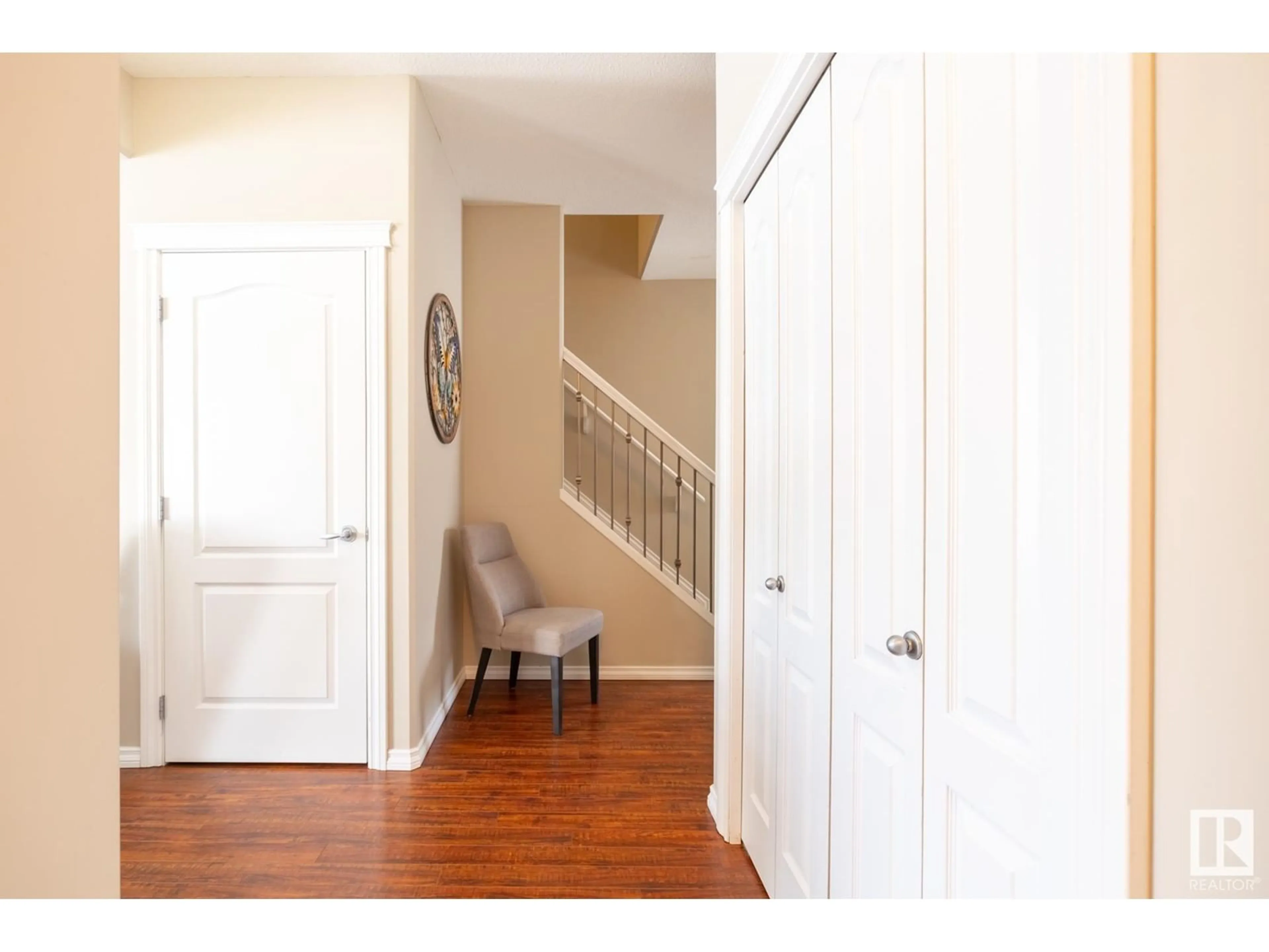 Indoor entryway for 120 WESTERRA BV, Stony Plain Alberta T7Z2Z7