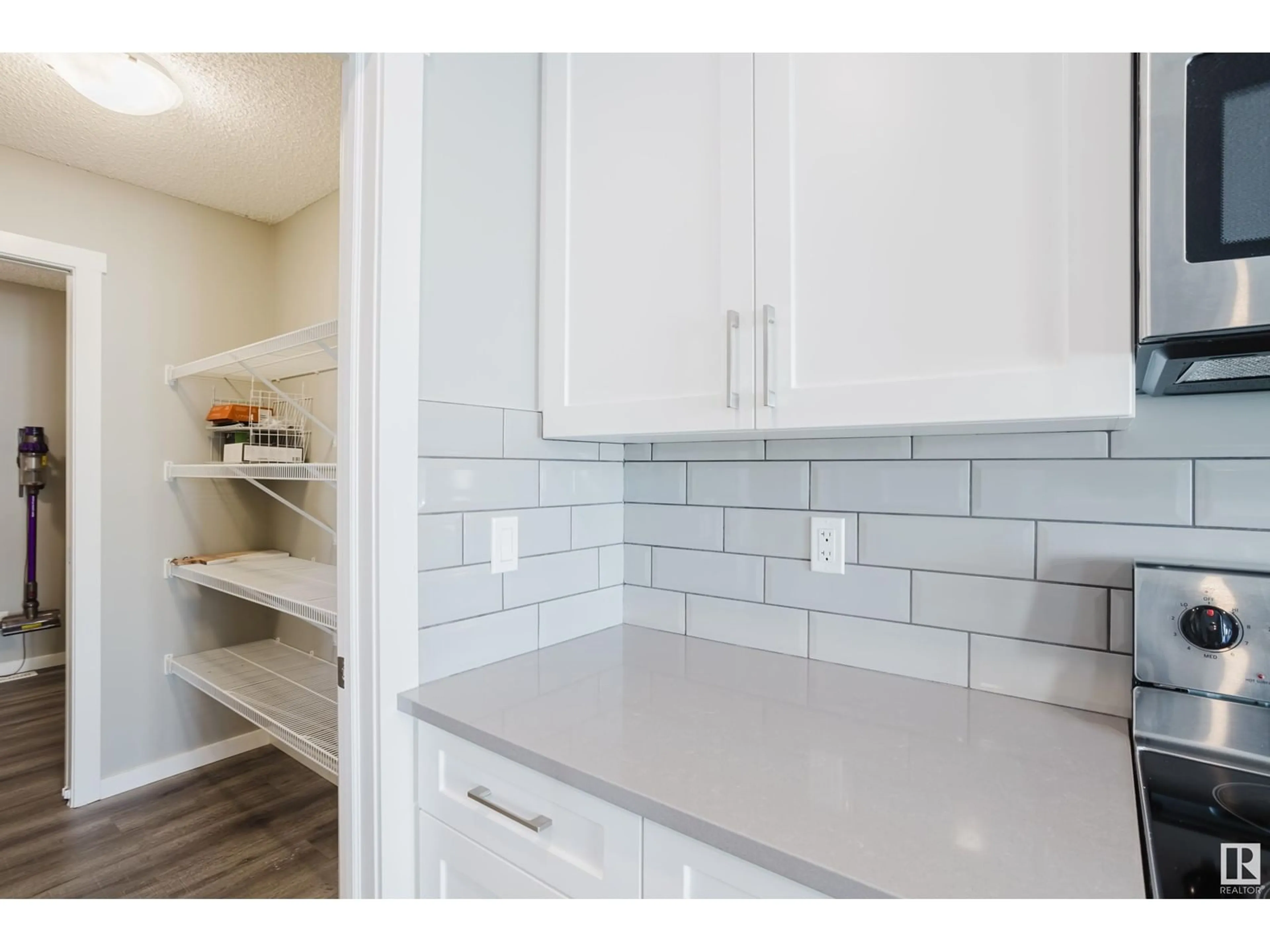 Open concept kitchen, ceramic/tile floor for 7360 CHIVERS CR SW, Edmonton Alberta T6W4L9