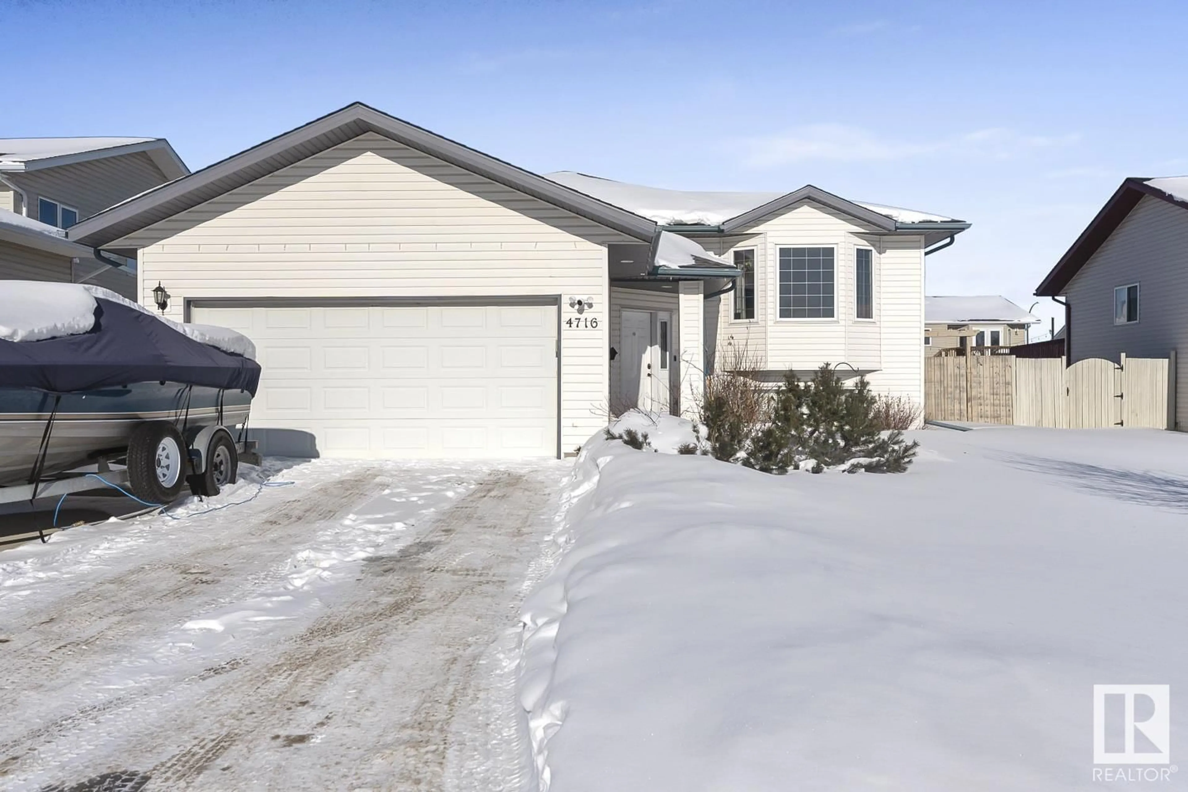 Home with vinyl exterior material, street for 4716 62 AV, Cold Lake Alberta T9M2B6